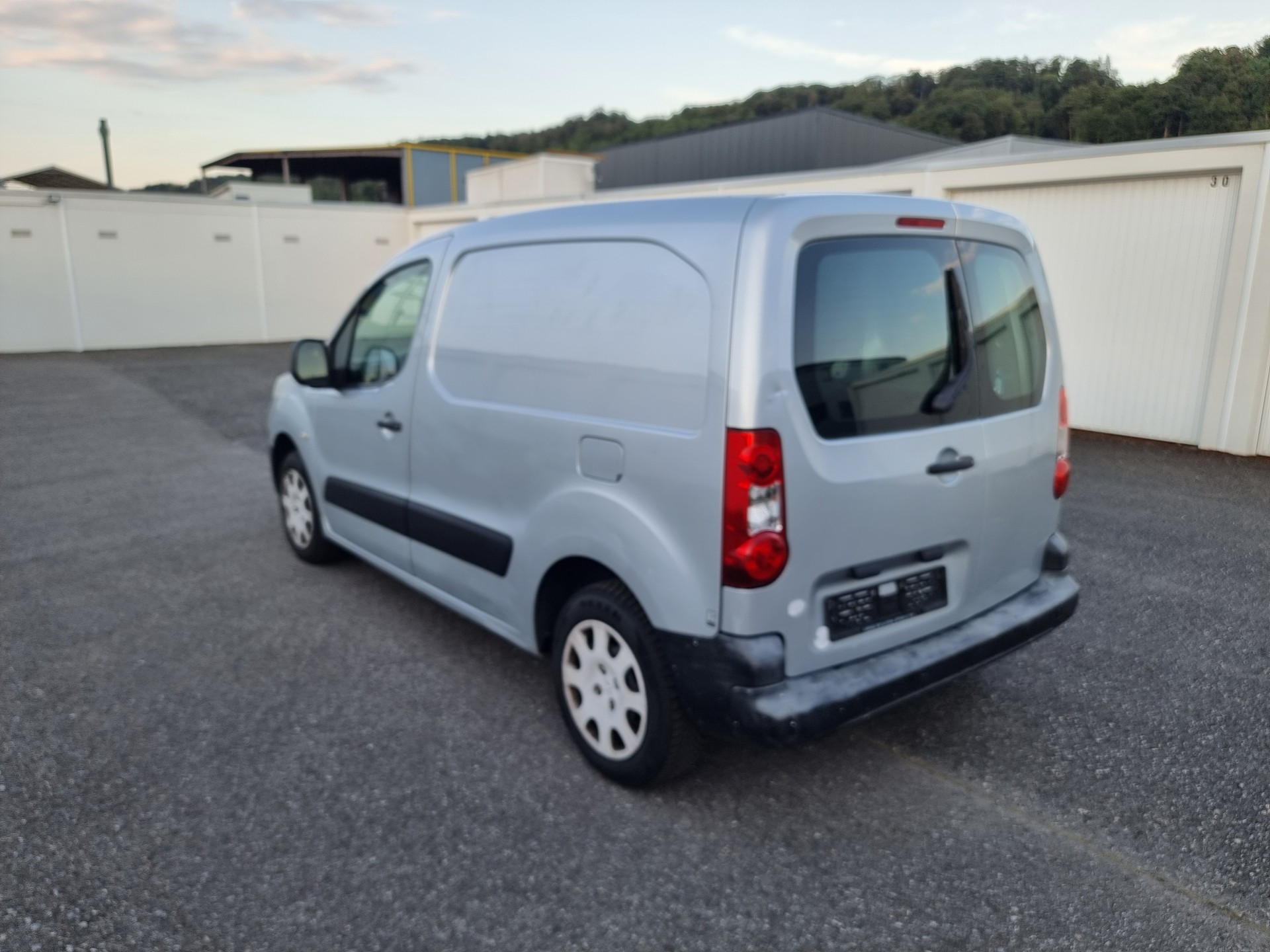 PEUGEOT Partner 1.6 HDI Urban-image-3