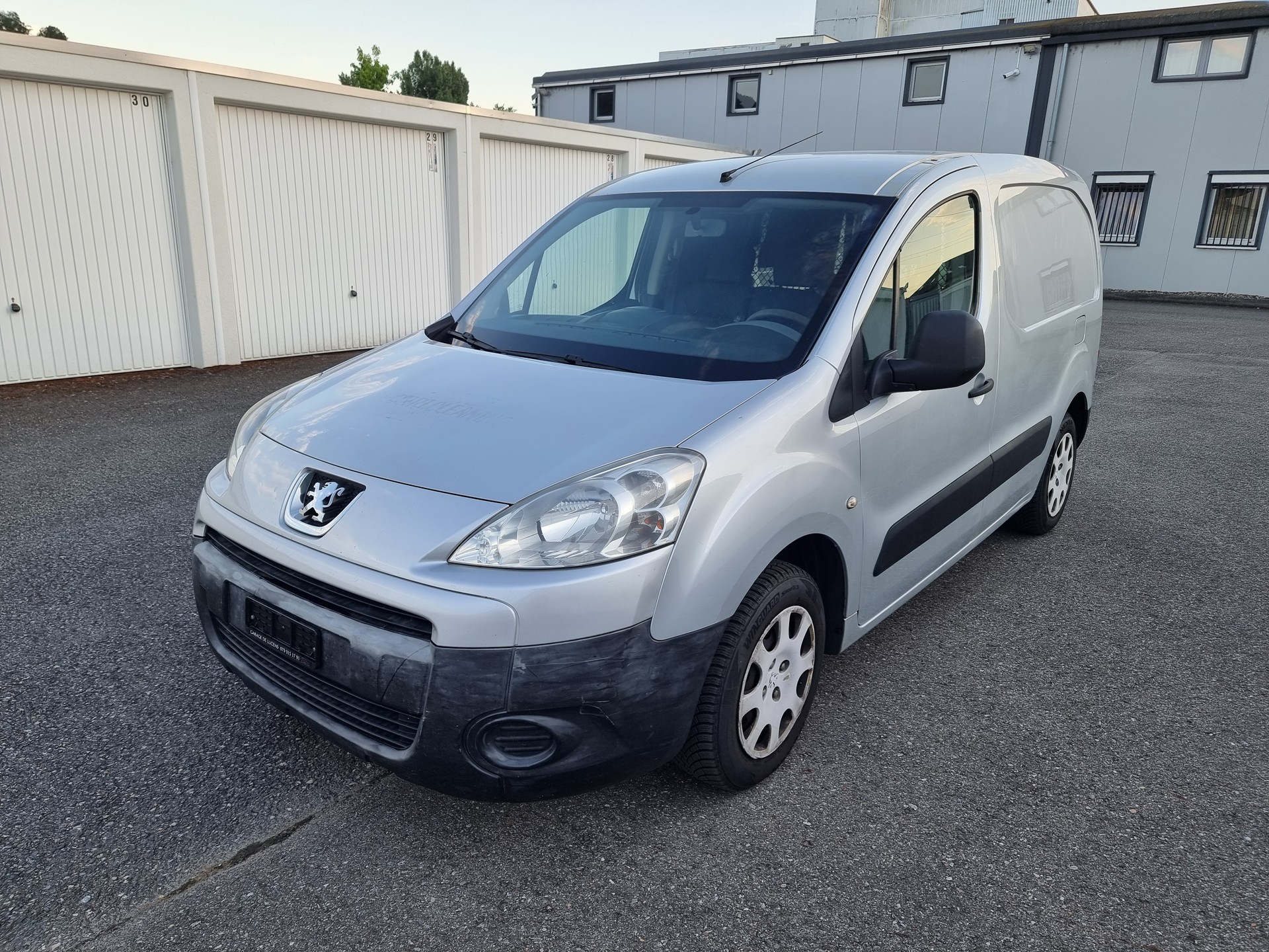 PEUGEOT Partner 1.6 HDI Urban-image-1
