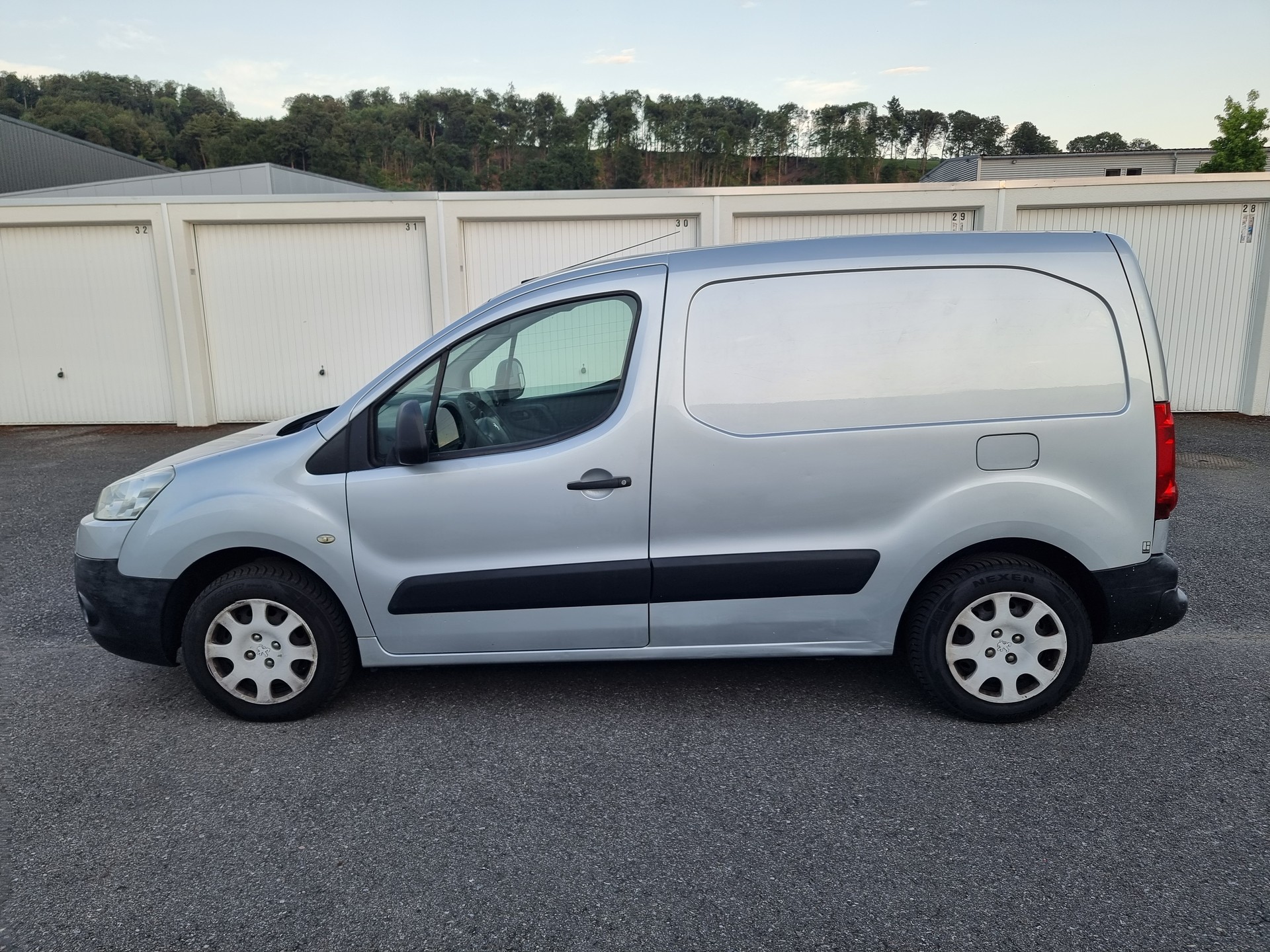 PEUGEOT Partner 1.6 HDI Urban-image-6