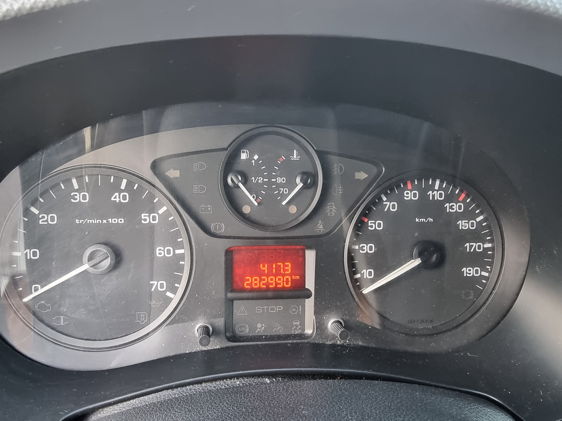 PEUGEOT Partner 1.6 HDI Urban-image-9