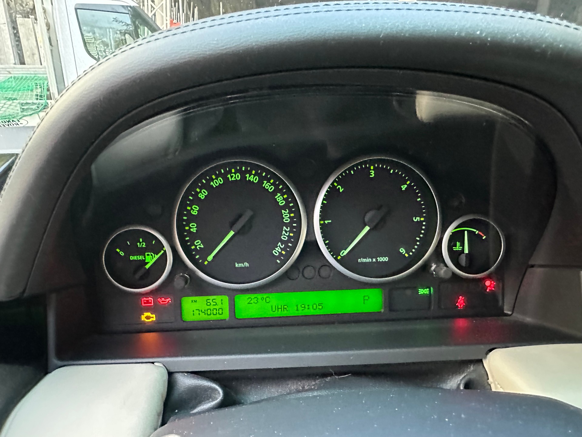 LAND ROVER 3.6 TDV8 Autobiography-image-19
