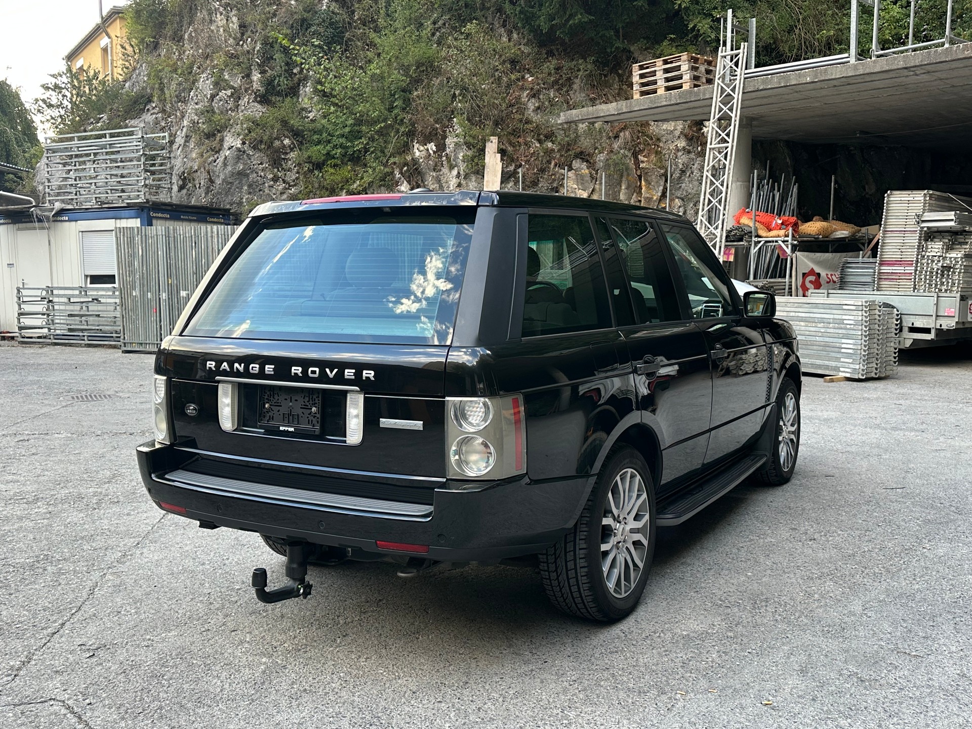 LAND ROVER 3.6 TDV8 Autobiography-image-3