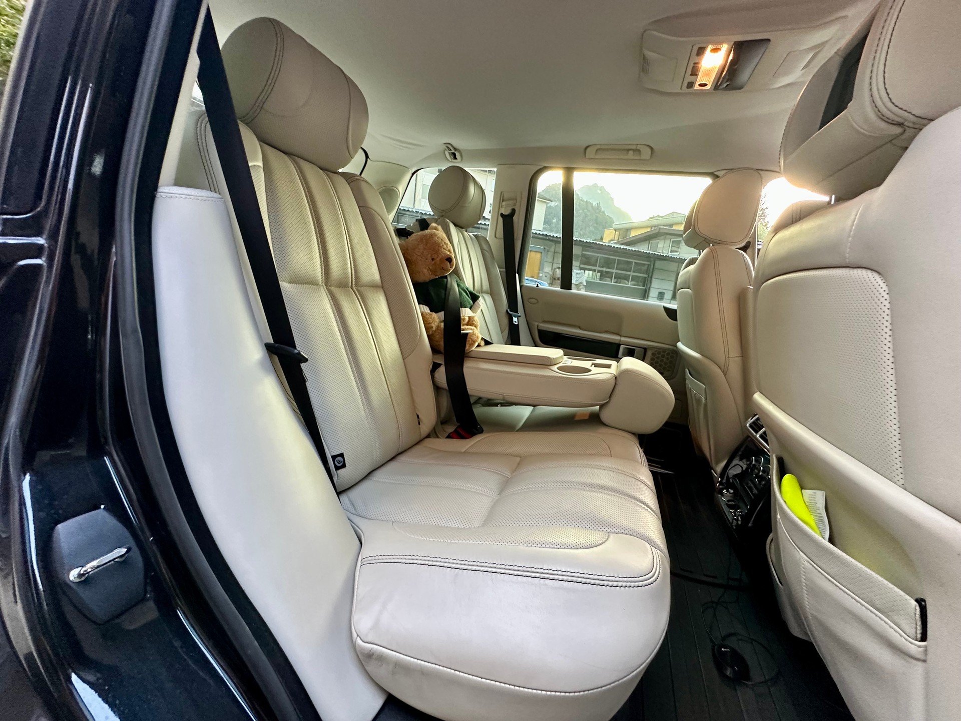 LAND ROVER 3.6 TDV8 Autobiography-image-10
