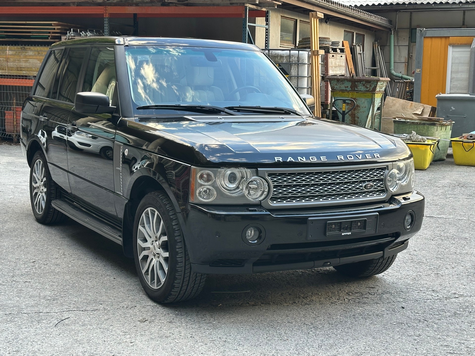 LAND ROVER 3.6 TDV8 Autobiography-image-4