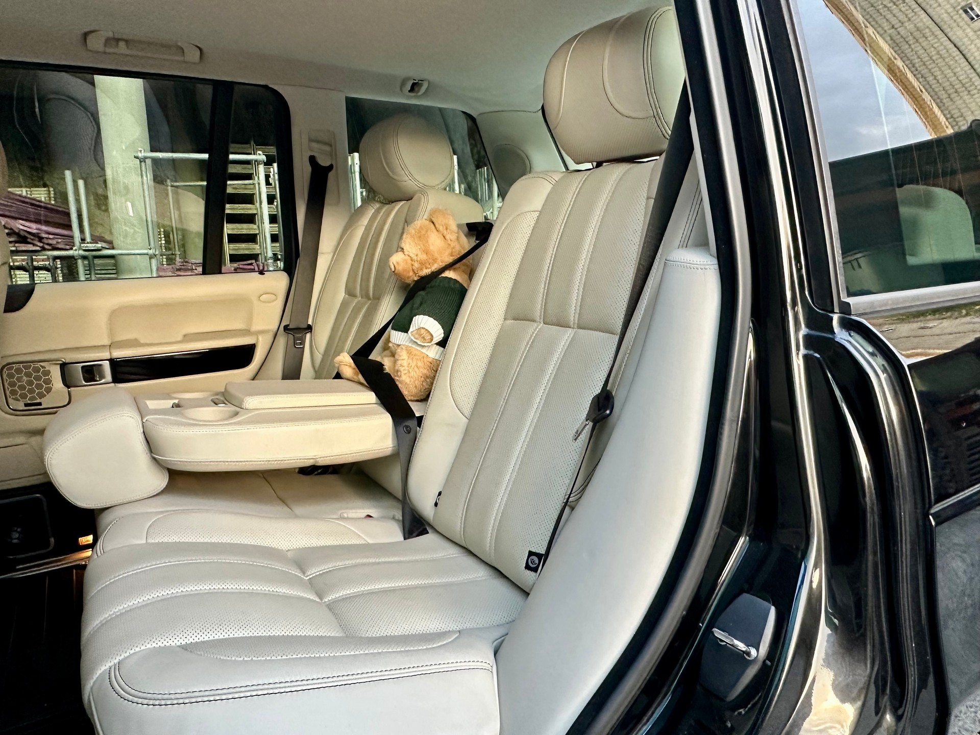 LAND ROVER 3.6 TDV8 Autobiography-image-16