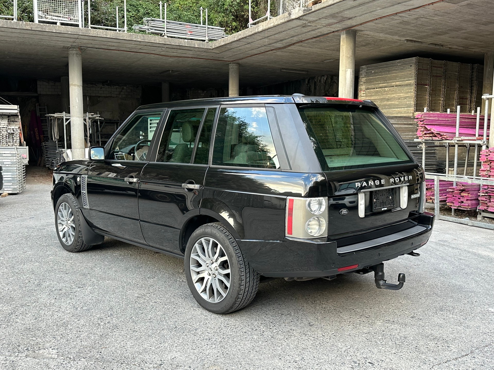 LAND ROVER 3.6 TDV8 Autobiography-image-2