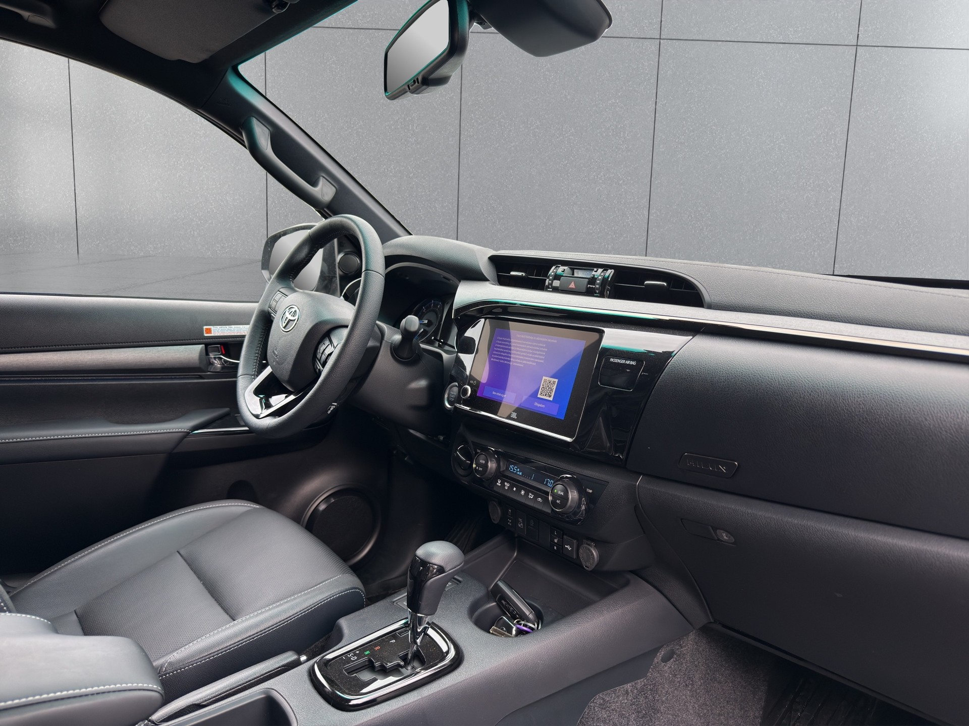TOYOTA Hilux 2.8D-4D Invincible Double Cab 4x4 A-image-8