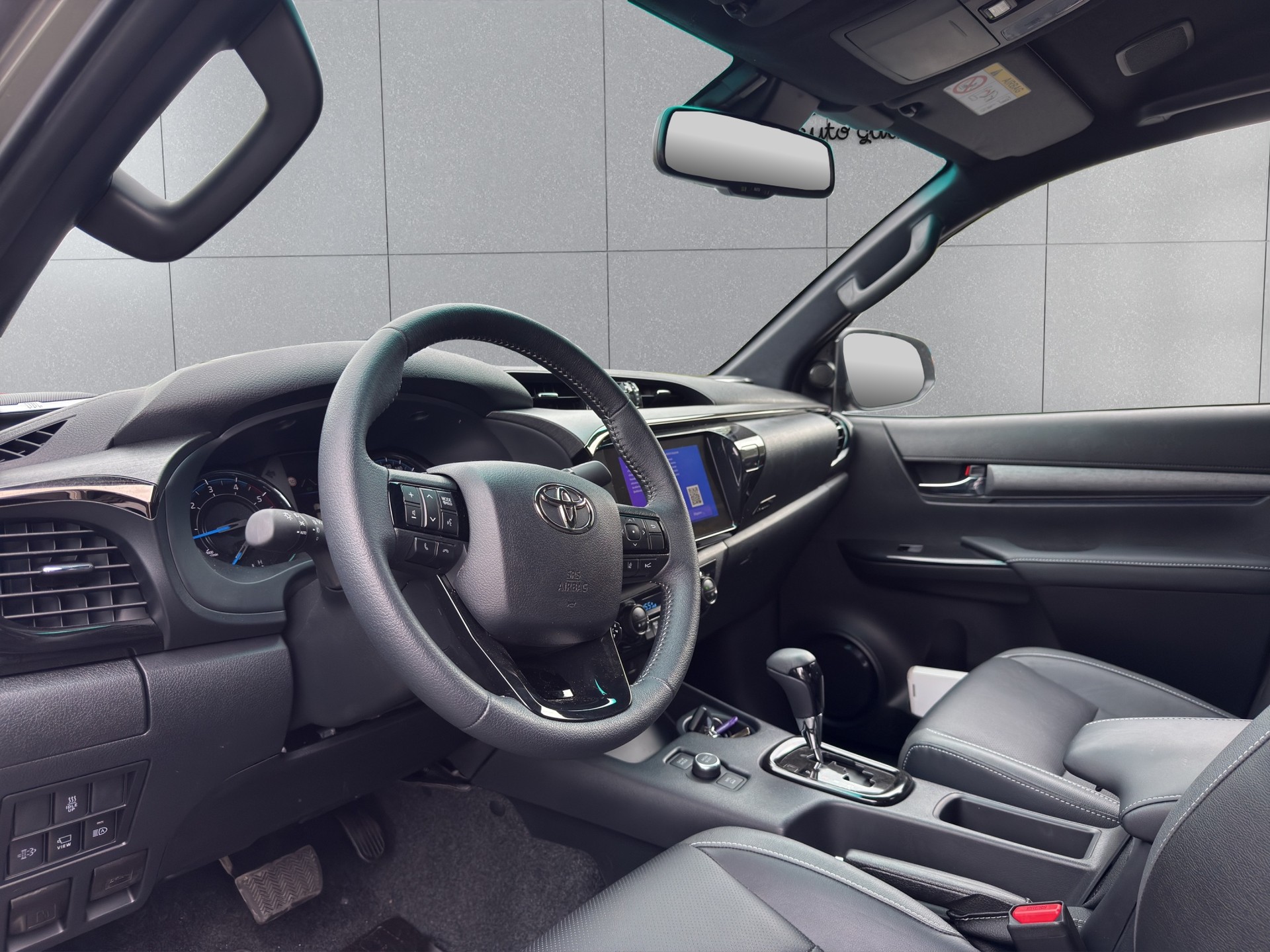 TOYOTA Hilux 2.8D-4D Invincible Double Cab 4x4 A-image-11