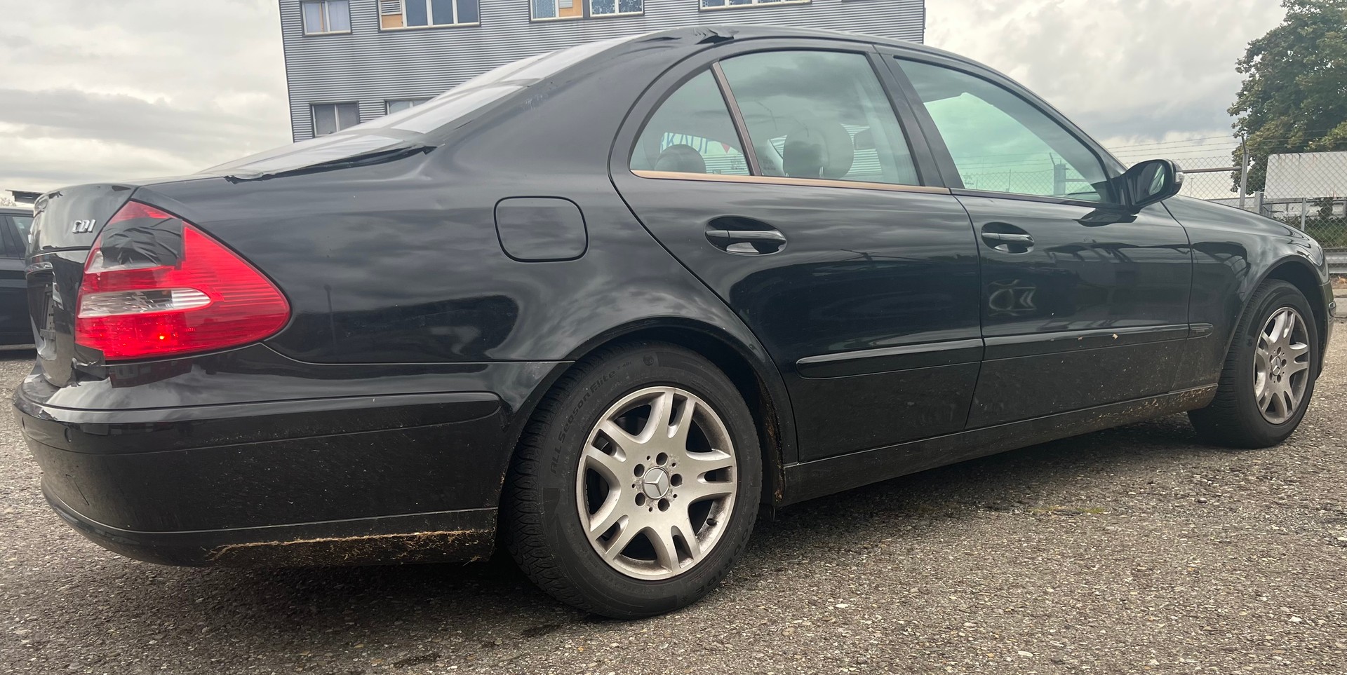 MERCEDES-BENZ E 220 CDI Classic Automat Mit Hägel siehe Bilder-image-5