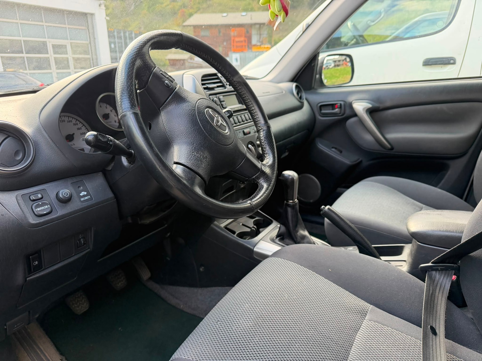 TOYOTA RAV-4 2.0 16V Linea Sol-image-4