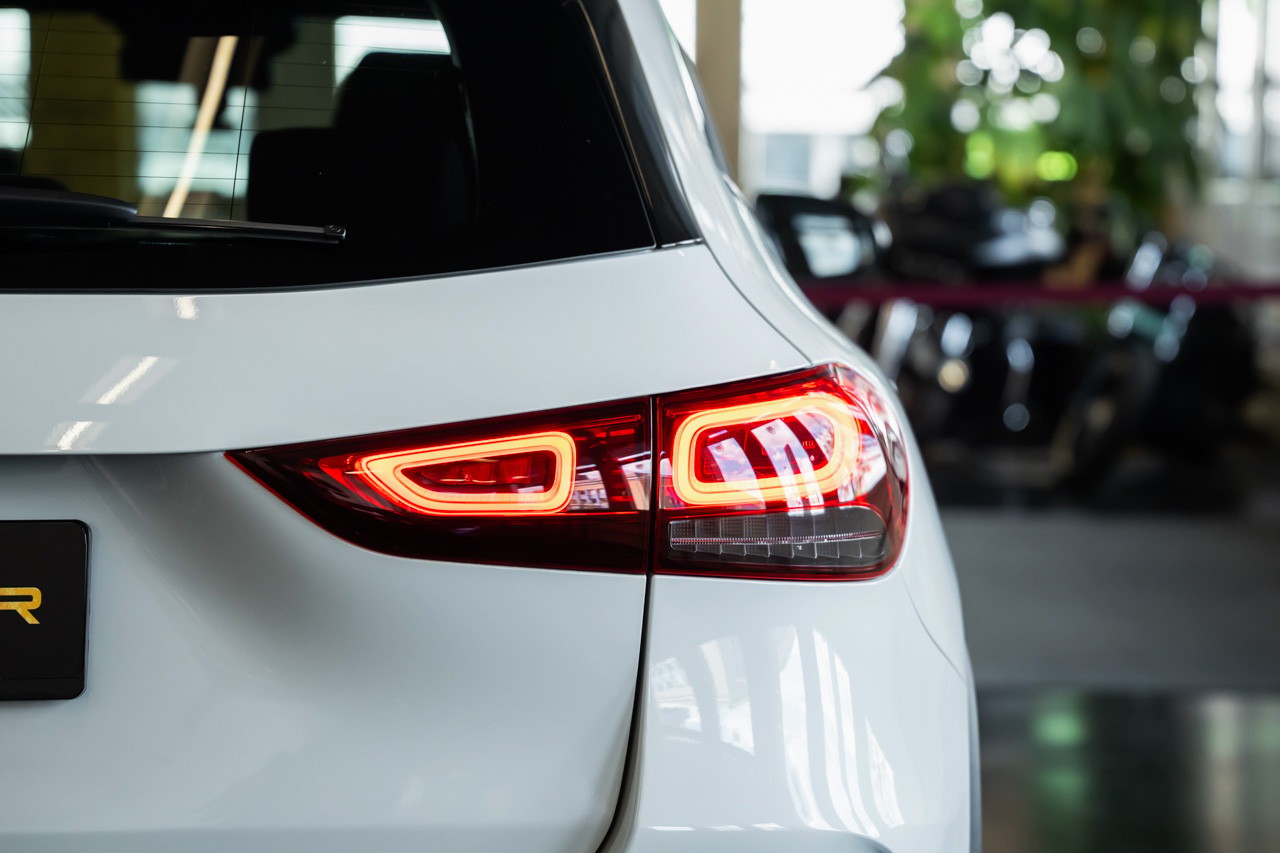 MERCEDES-BENZ GLA 250 AMG Line 8G-DCT-image-8