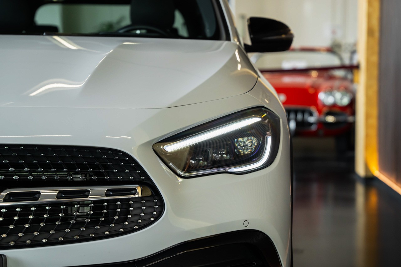 MERCEDES-BENZ GLA 250 AMG Line 8G-DCT-image-7