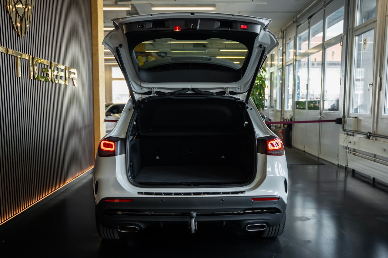MERCEDES-BENZ GLA 250 AMG Line 8G-DCT-image-5