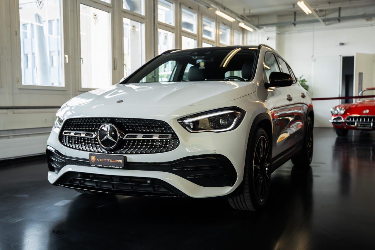 MERCEDES-BENZ GLA 250 AMG Line 8G-DCT-image-2