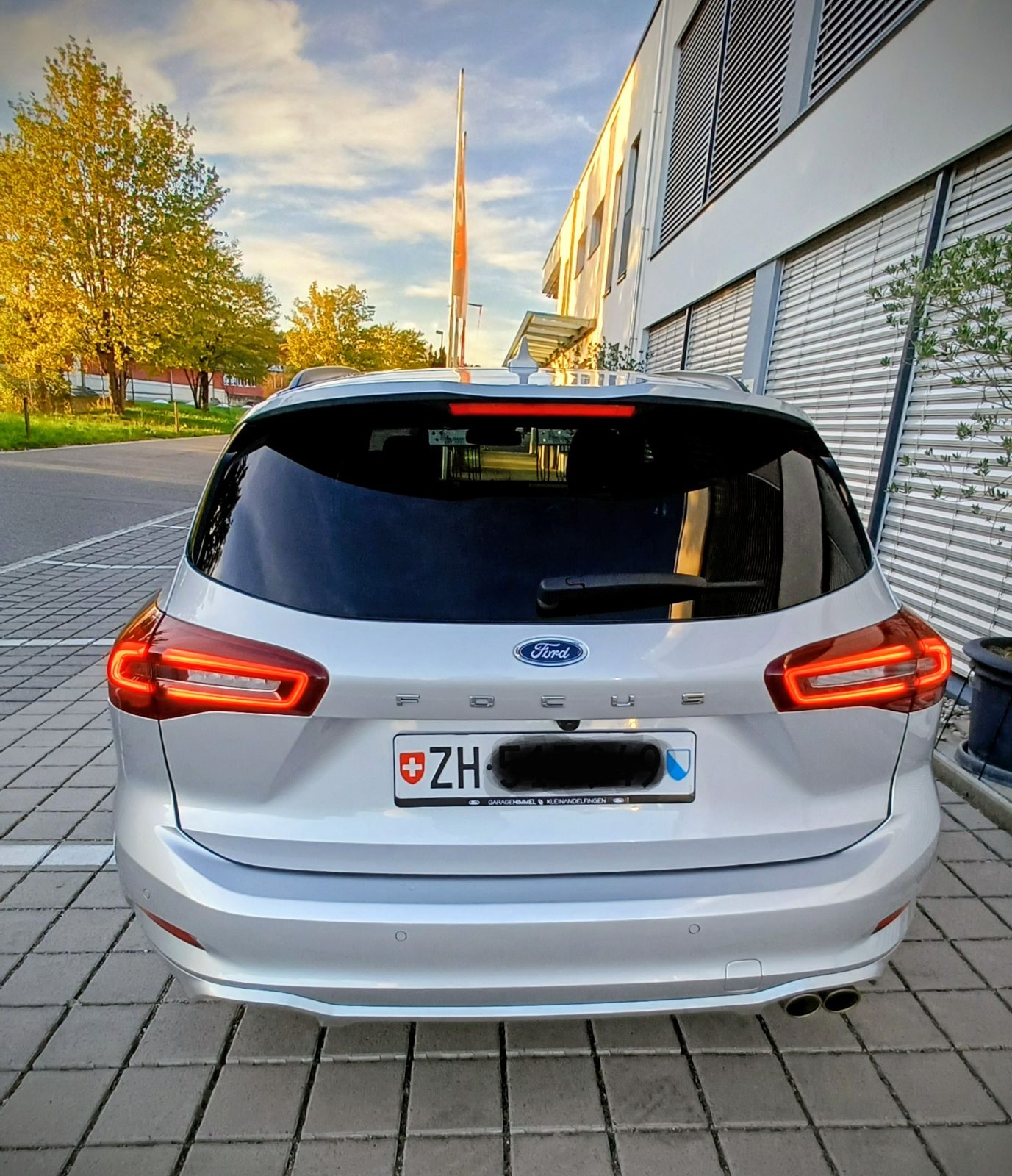FORD 1.0i EcoB Hybrid 155 ST-Line Vignale-image-2