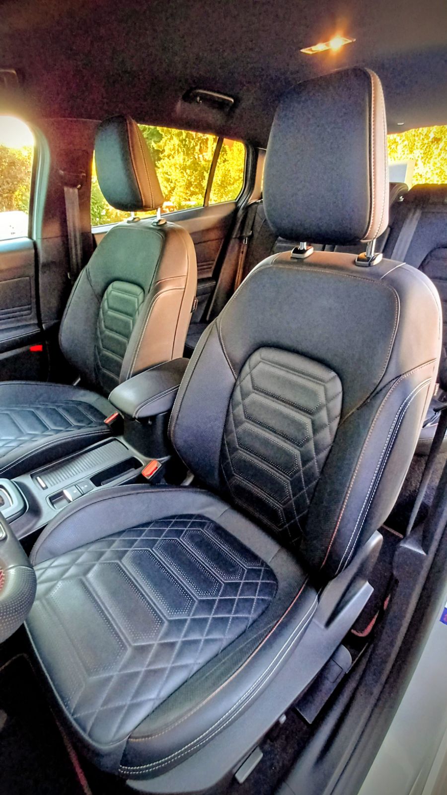 FORD 1.0i EcoB Hybrid 155 ST-Line Vignale-image-4