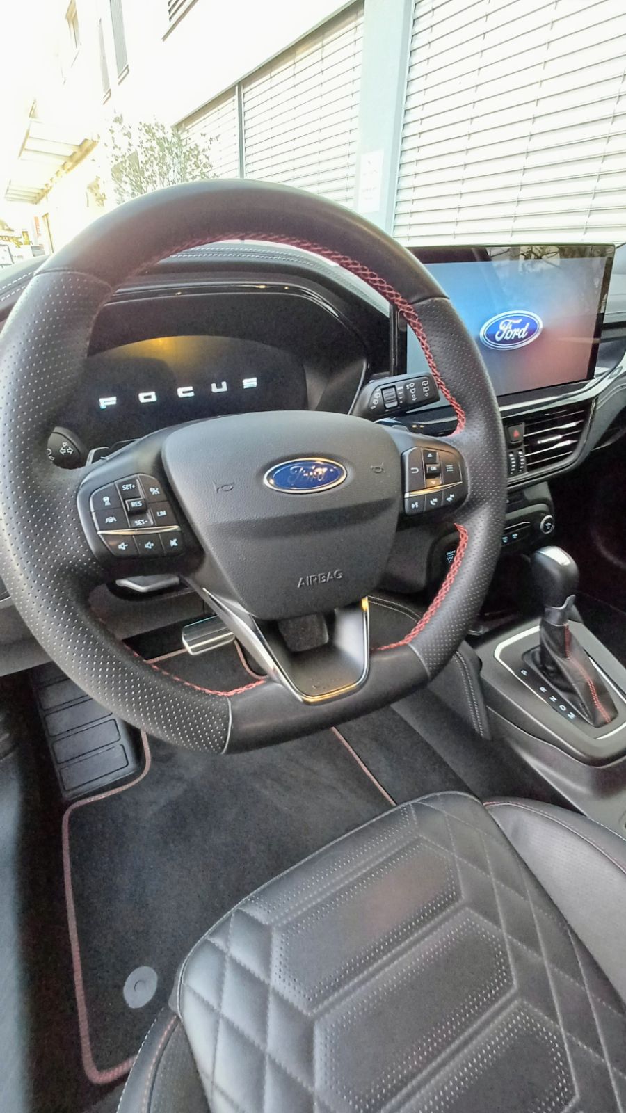 FORD 1.0i EcoB Hybrid 155 ST-Line Vignale-image-3