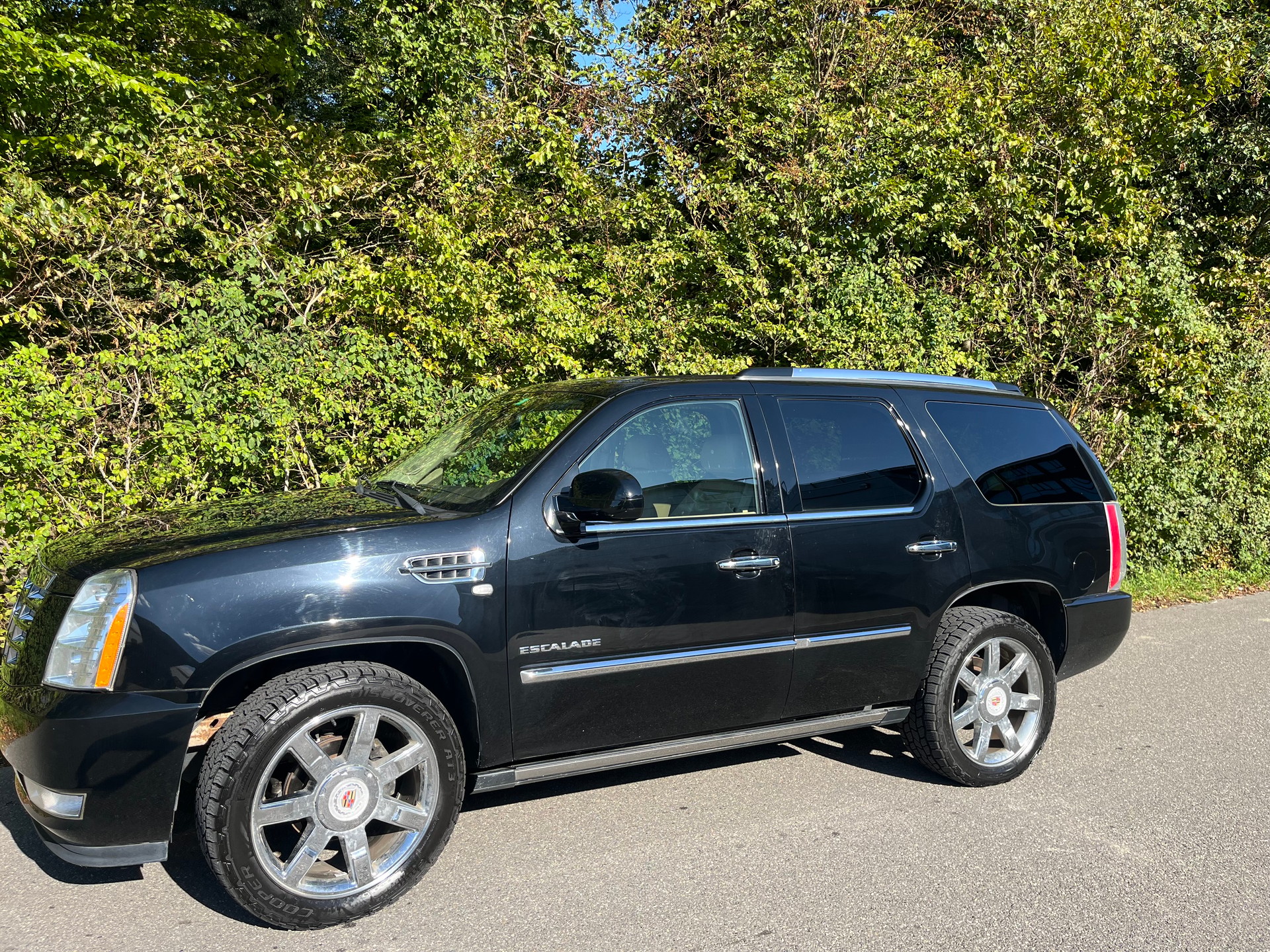 CADILLAC 6.2 V8 Sport Luxury-image-1