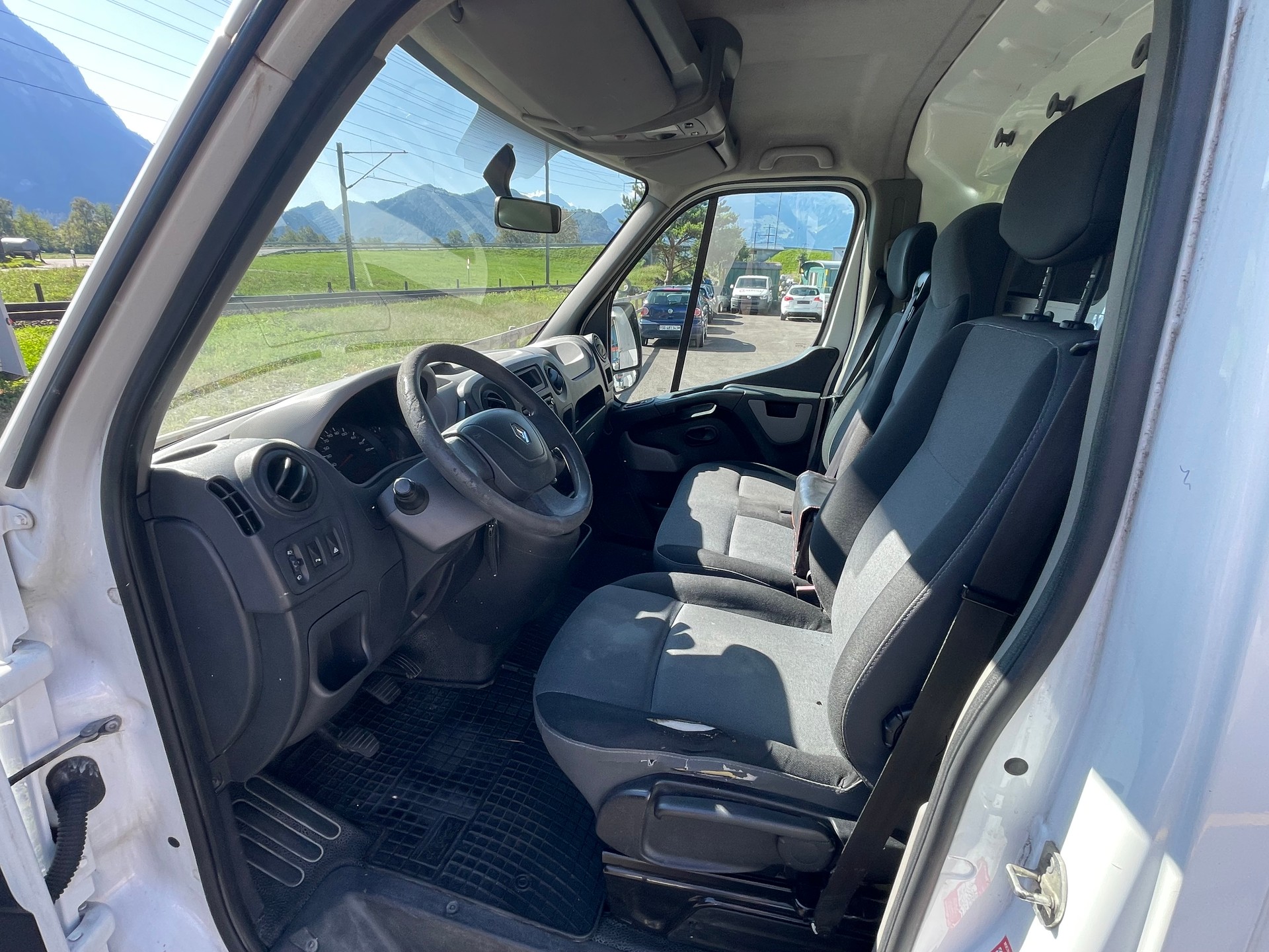 RENAULT Master T35 2.3dCi L3H3-image-12