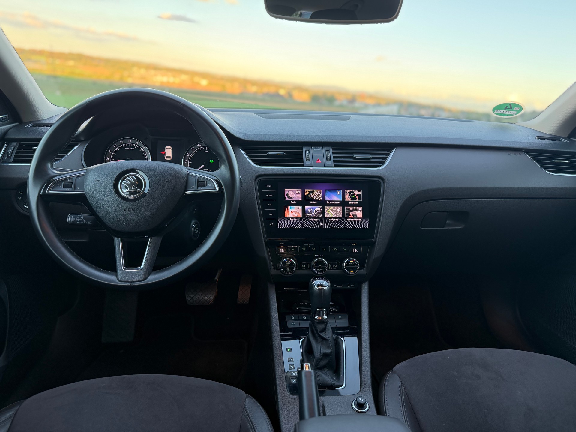 SKODA Octavia Combi 2.0 TDI L&K 4x4 DSG-image-7