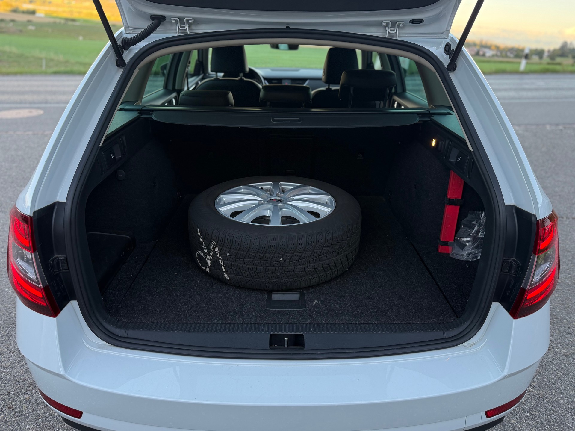 SKODA Octavia Combi 2.0 TDI L&K 4x4 DSG-image-5