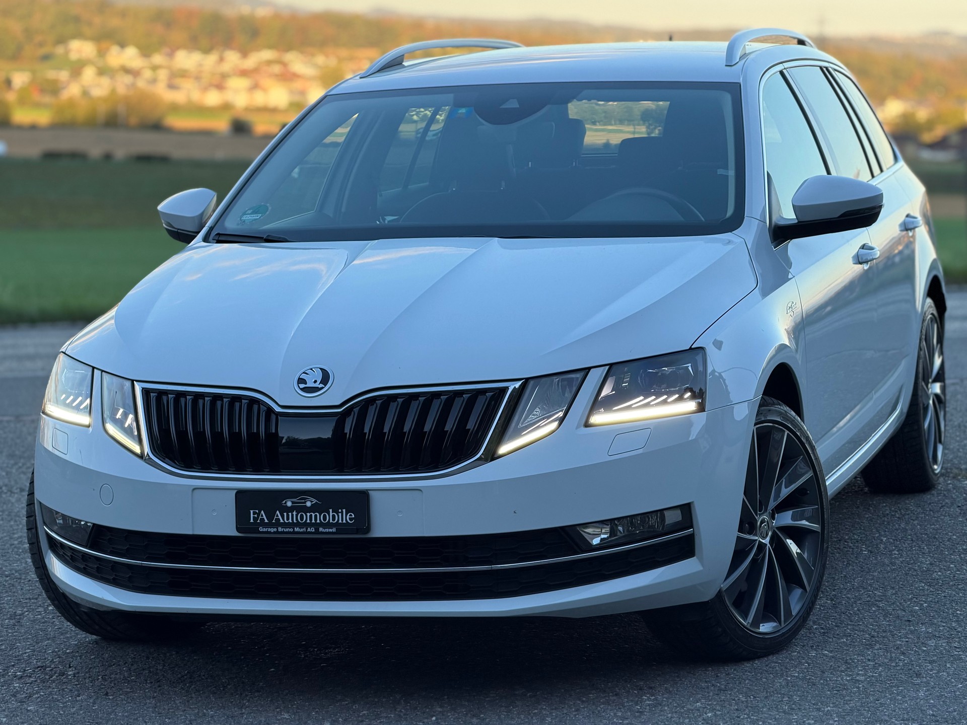 SKODA Octavia Combi 2.0 TDI L&K 4x4 DSG-image-0