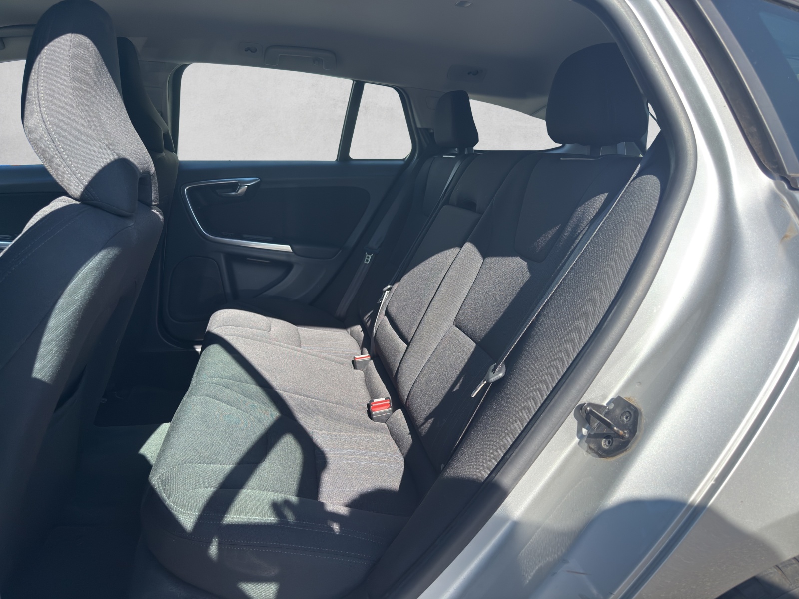 VOLVO V60 T4 Kinetic-image-11