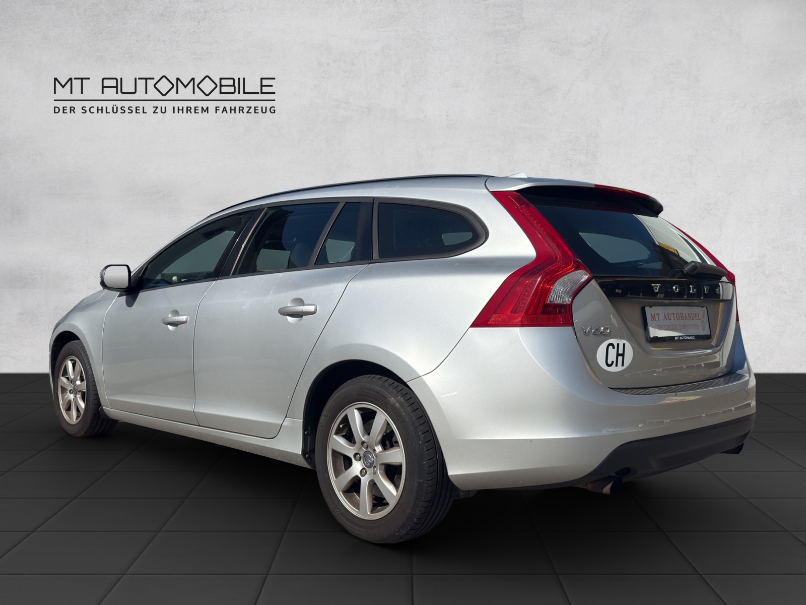 VOLVO V60 T4 Kinetic-image-5