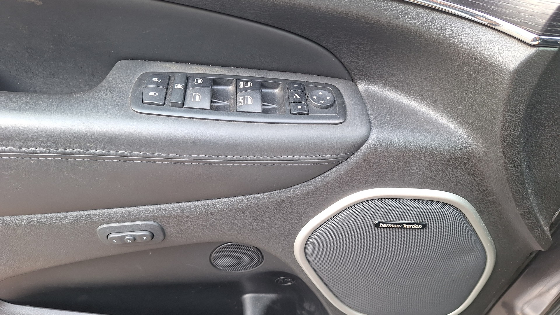 JEEP Grand Cherokee 3.0 CRD Summit Automatic-image-8
