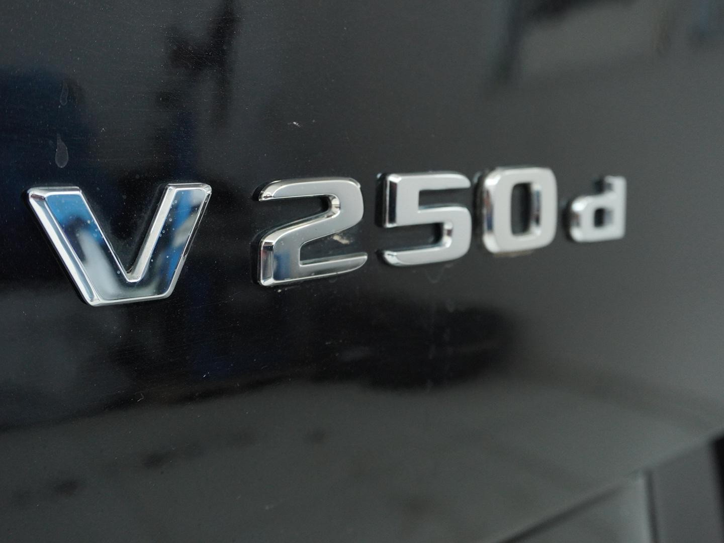 MERCEDES-BENZ V 250 d lang Avantgarde 4Matic G-Tronic-image-14