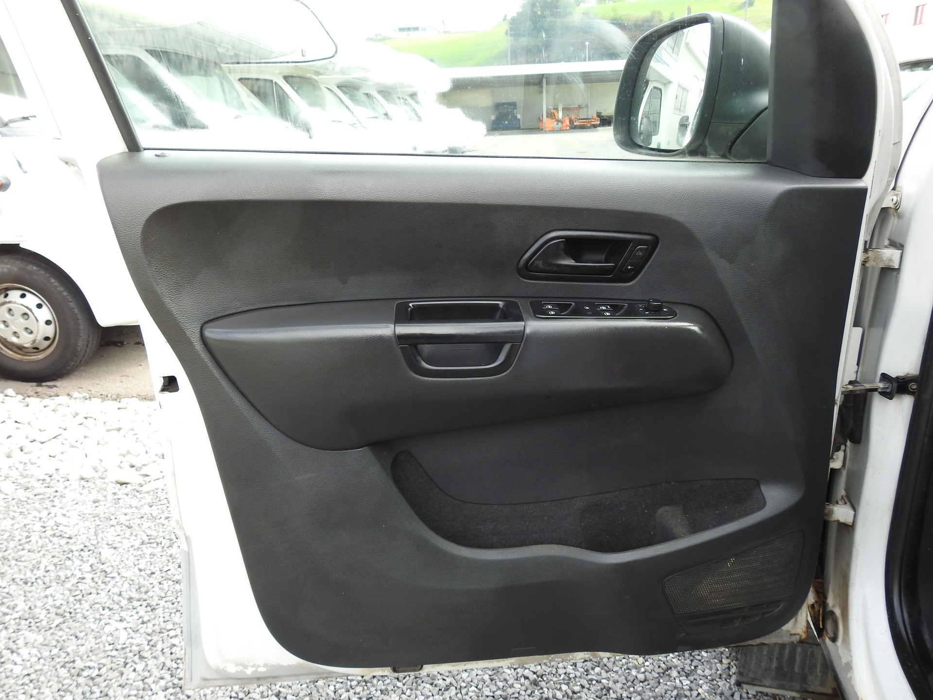 VW Amarok 2.0 BiTDI Trendline 4Motion-image-10