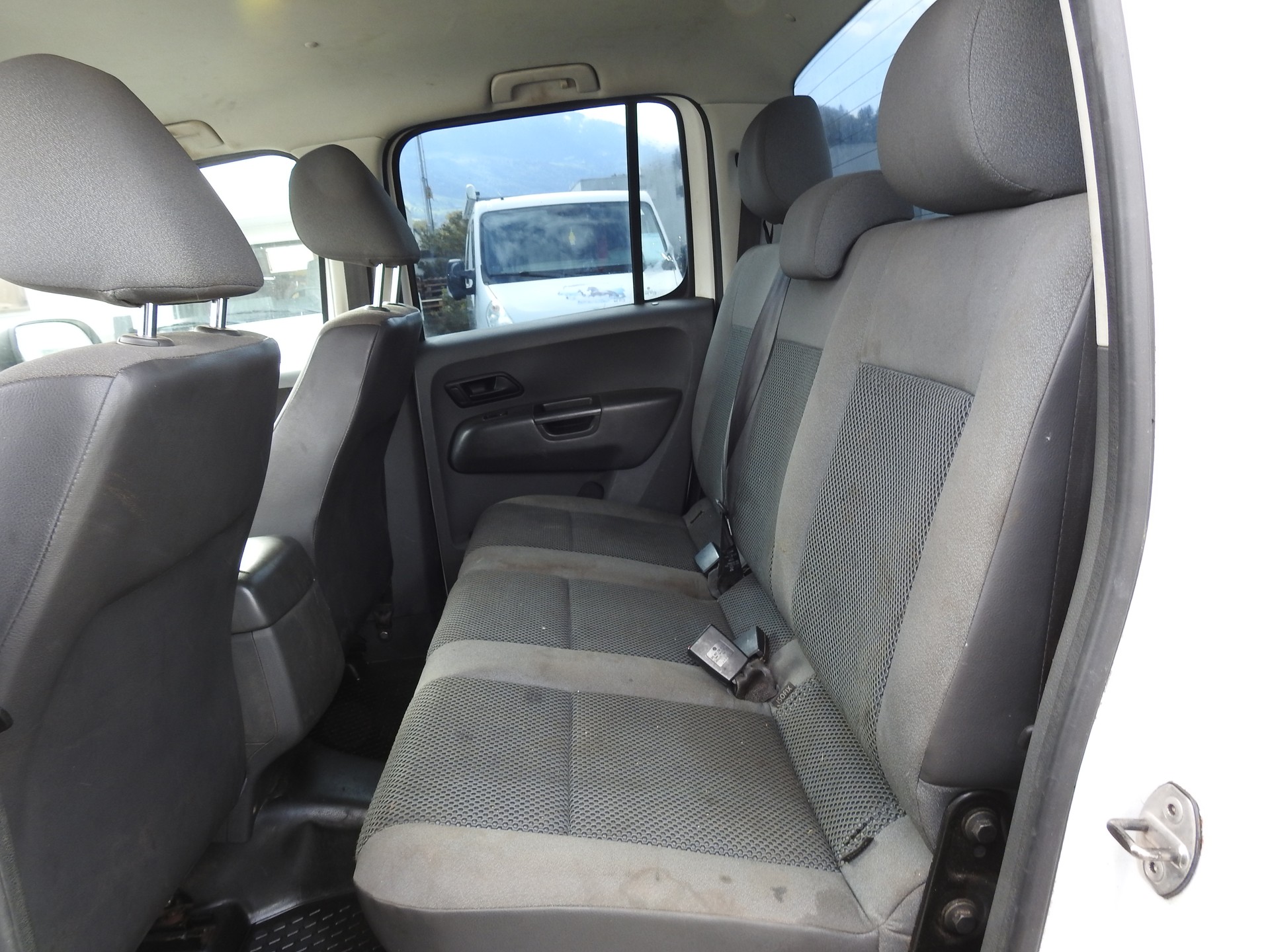 VW Amarok 2.0 BiTDI Trendline 4Motion-image-13