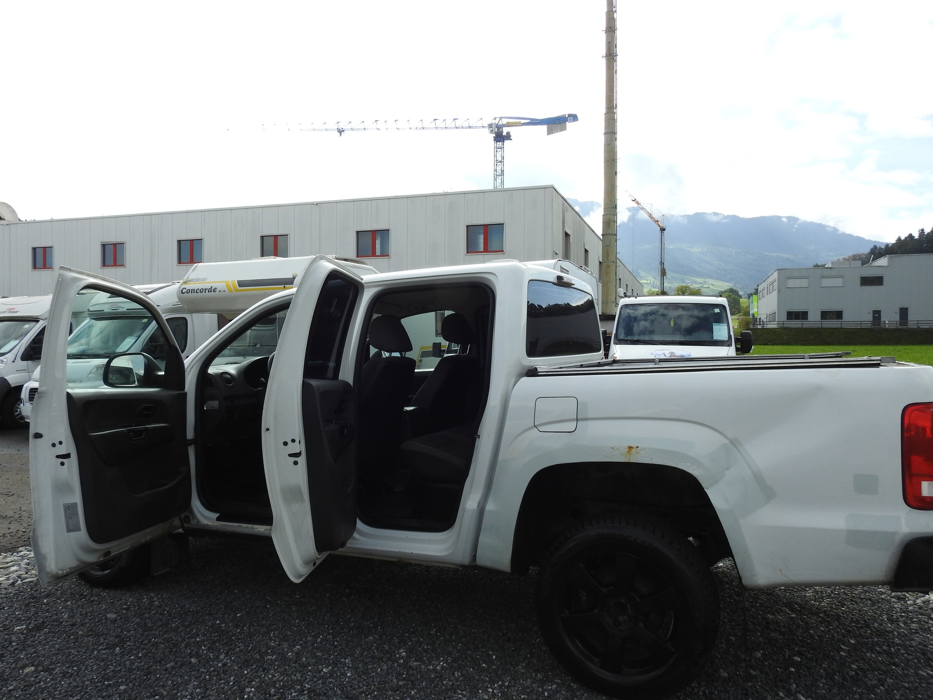 VW Amarok 2.0 BiTDI Trendline 4Motion-image-14
