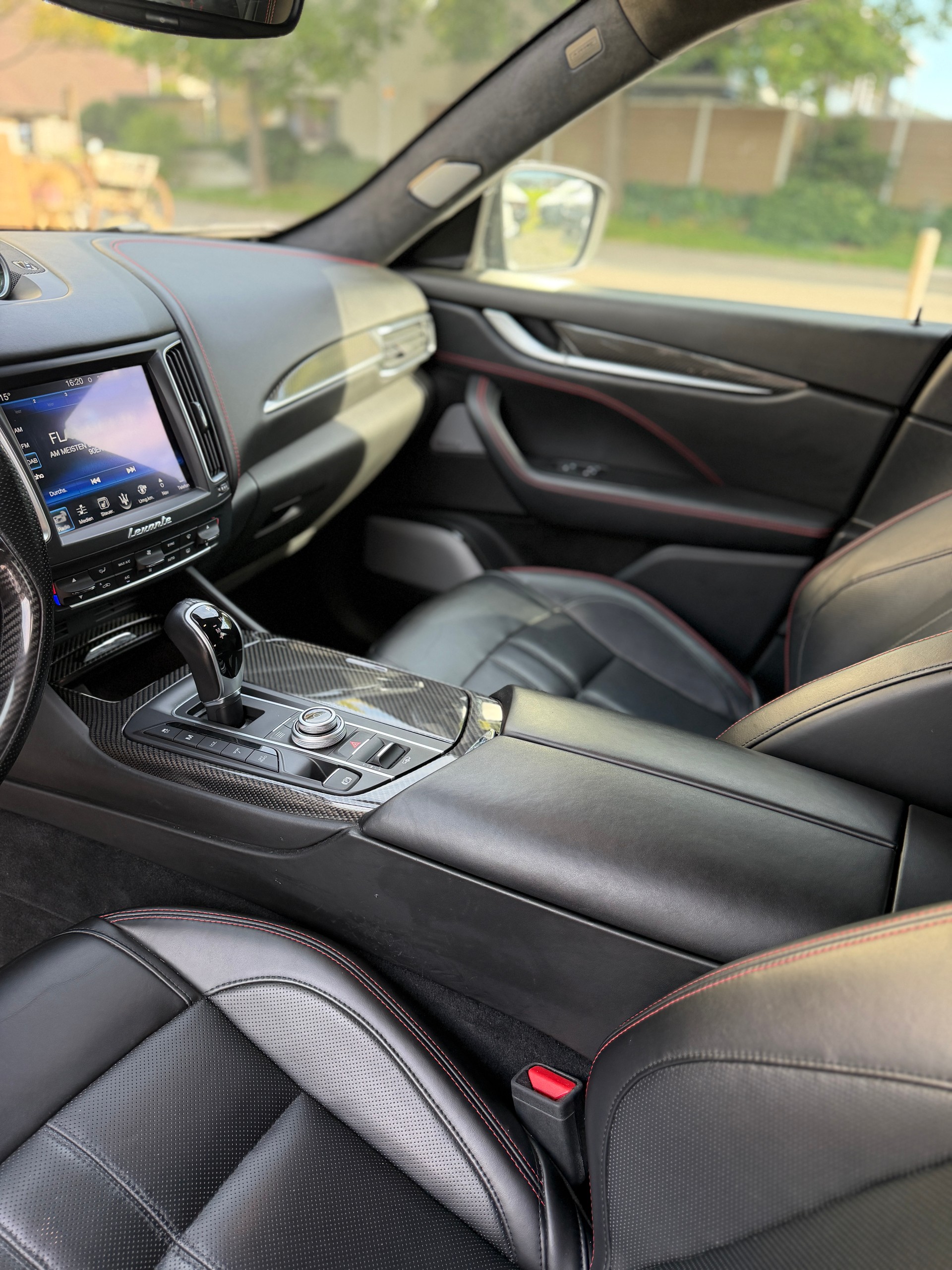 MASERATI Levante S 3.0 V6 Automatica-image-7
