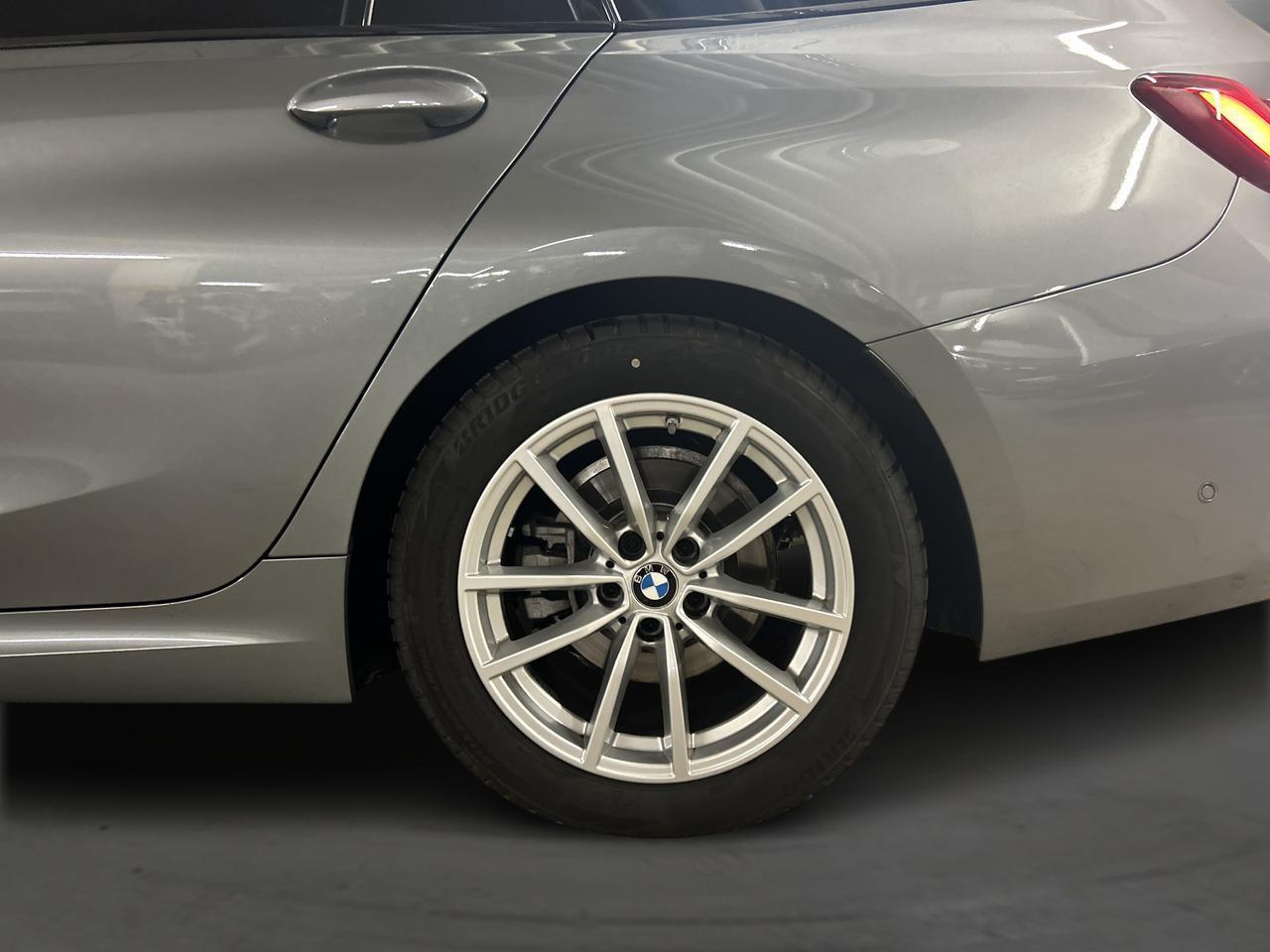 BMW 320d xDrive Tour. M Sport-image-6