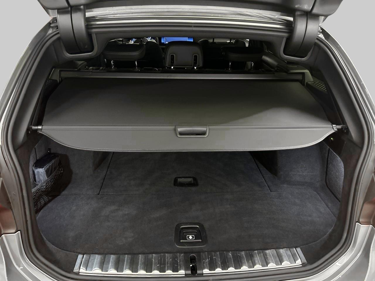 BMW 320d xDrive Tour. M Sport-image-12