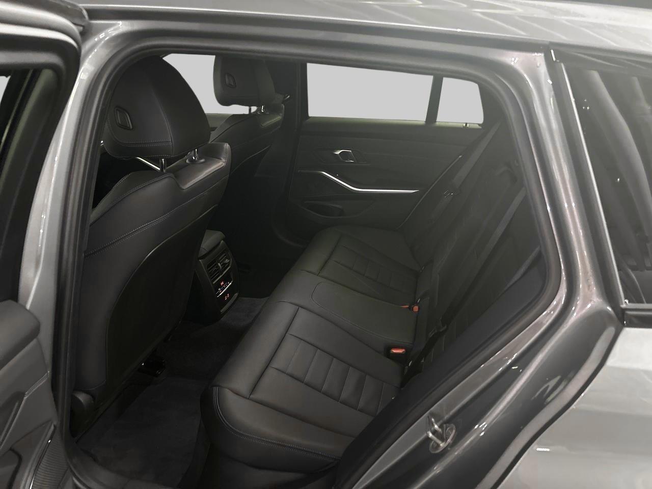 BMW 320d xDrive Tour. M Sport-image-16