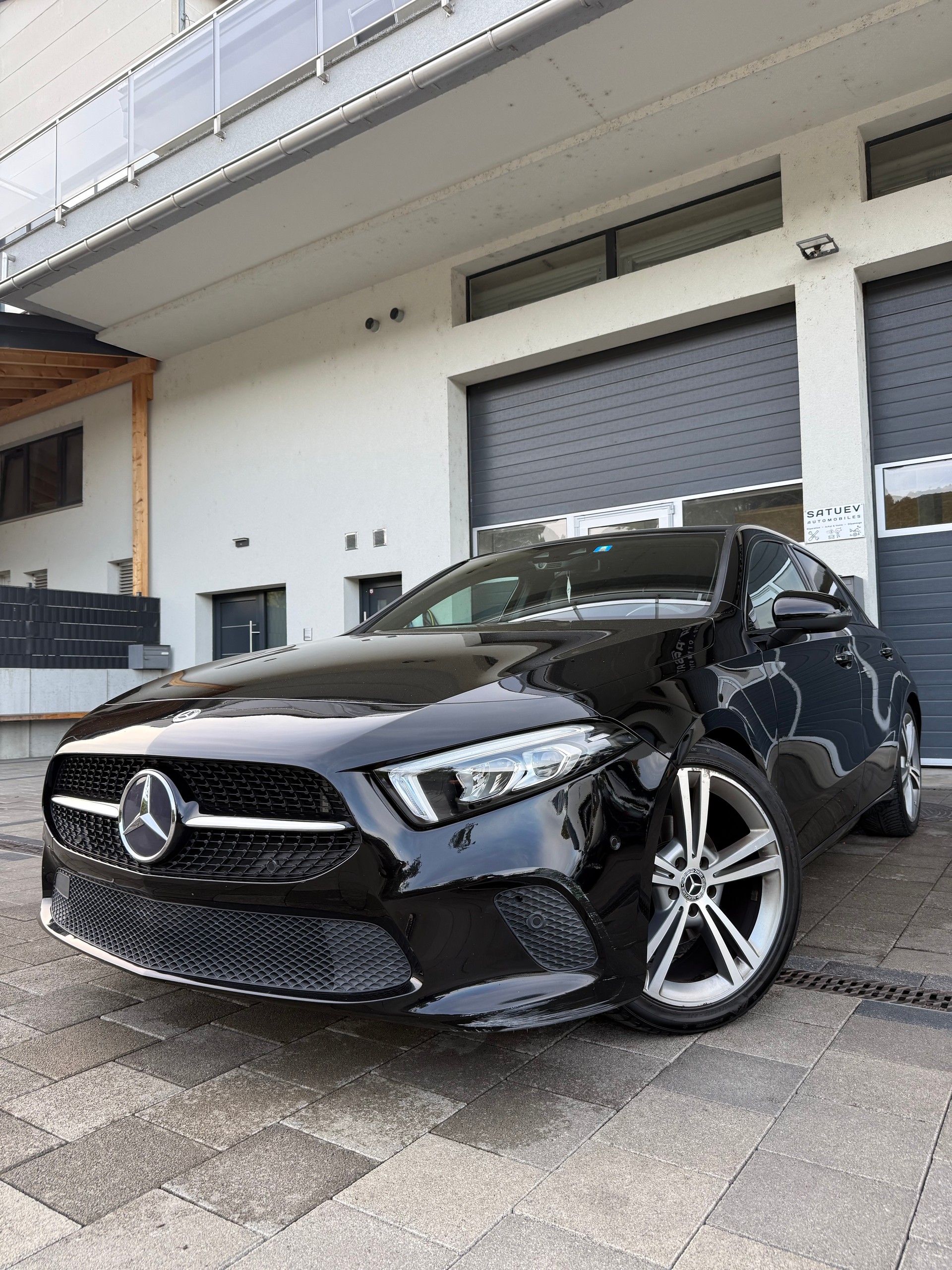 MERCEDES-BENZ A 180 d-image-0