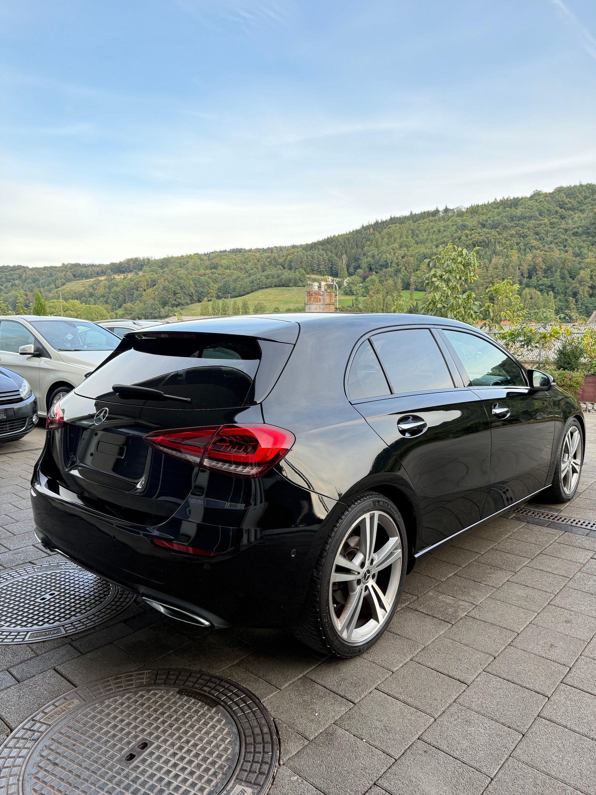 MERCEDES-BENZ A 180 d-image-1