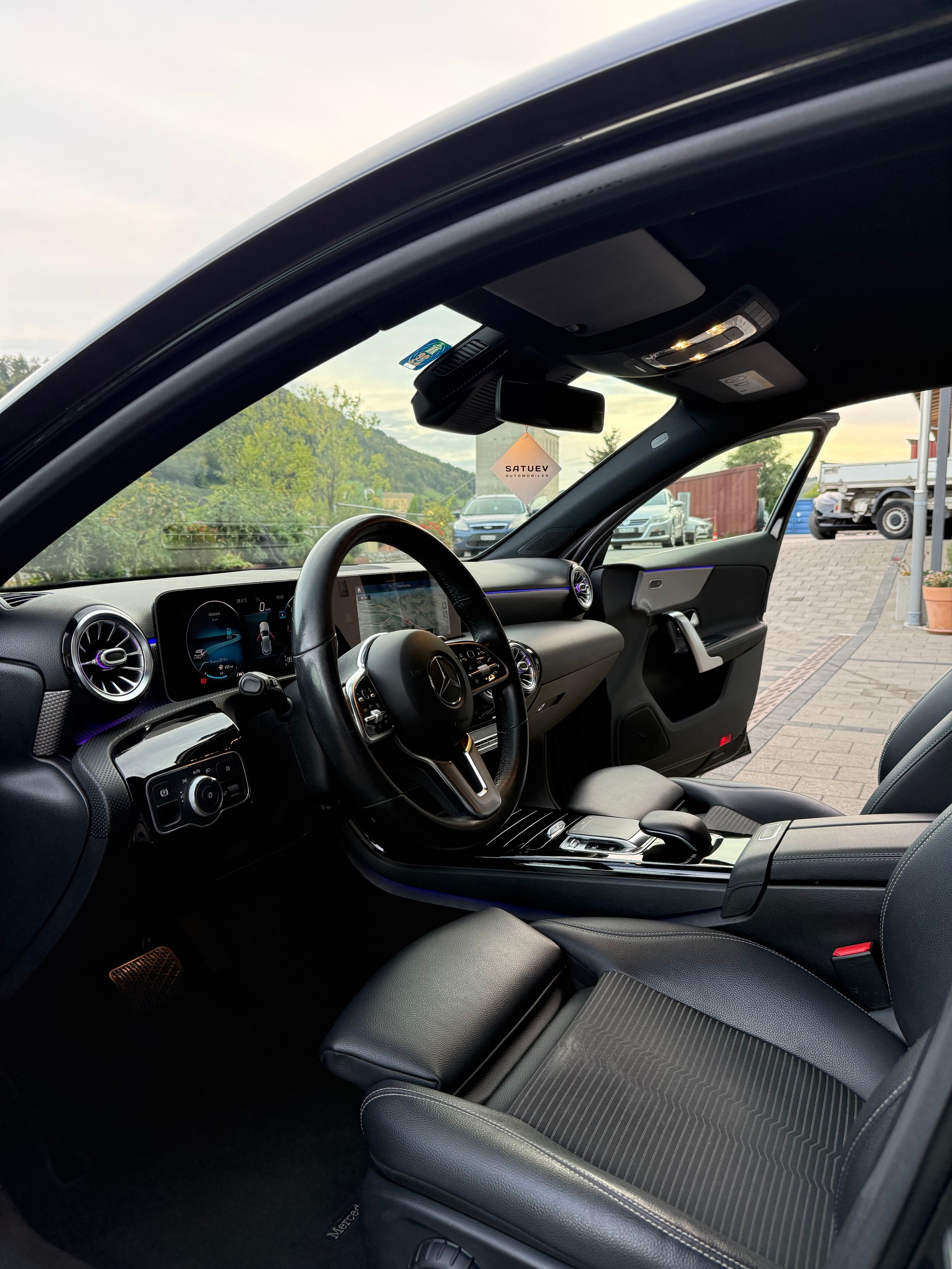 MERCEDES-BENZ A 180 d-image-3