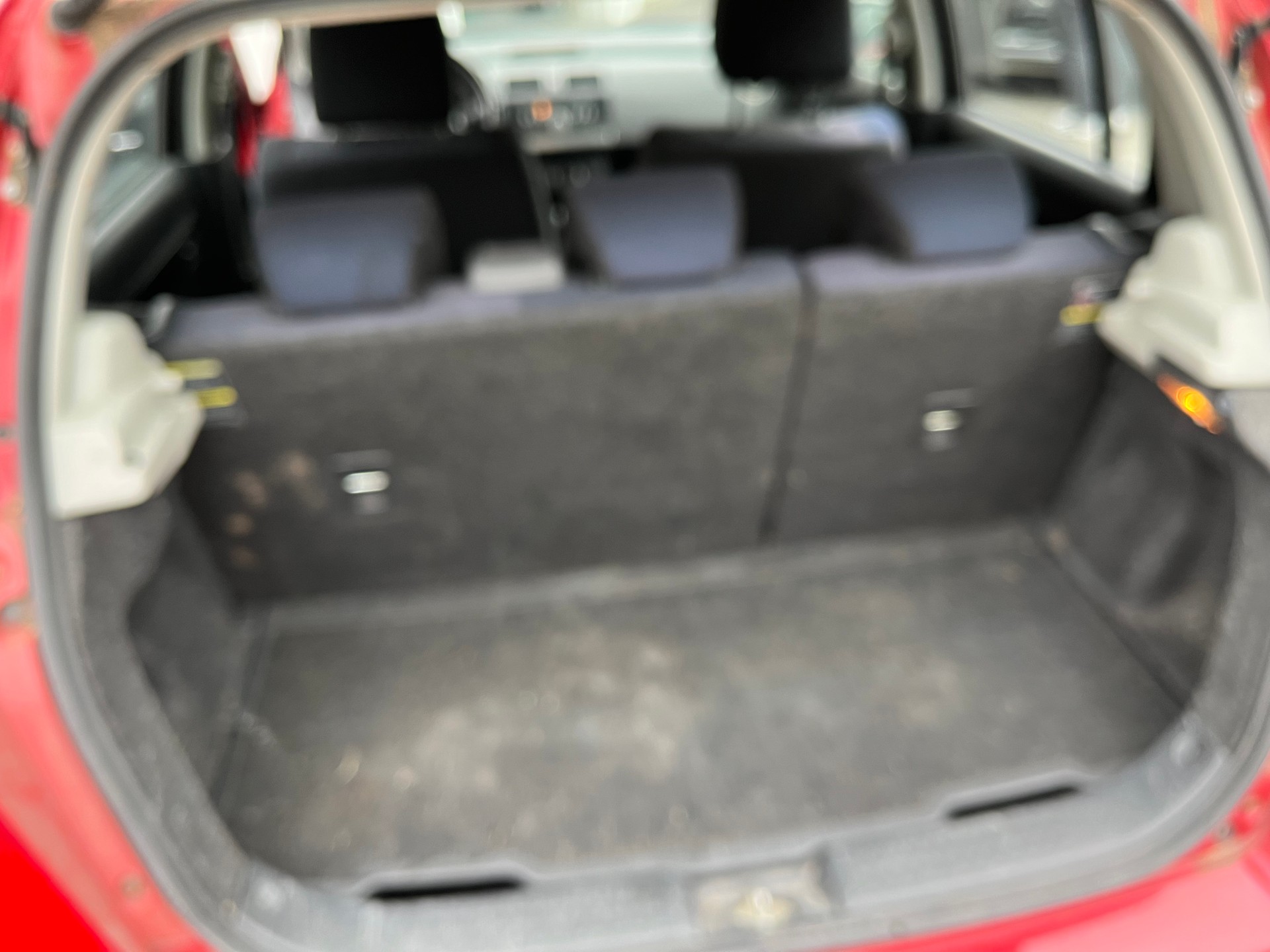 SUZUKI Swift 1.3i 16V GL 4x4-image-9
