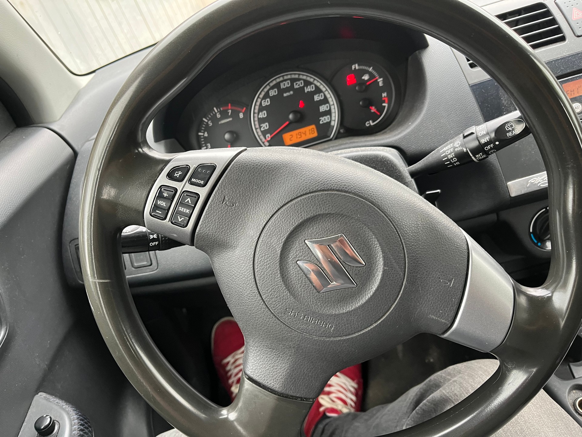SUZUKI Swift 1.3i 16V GL 4x4-image-10