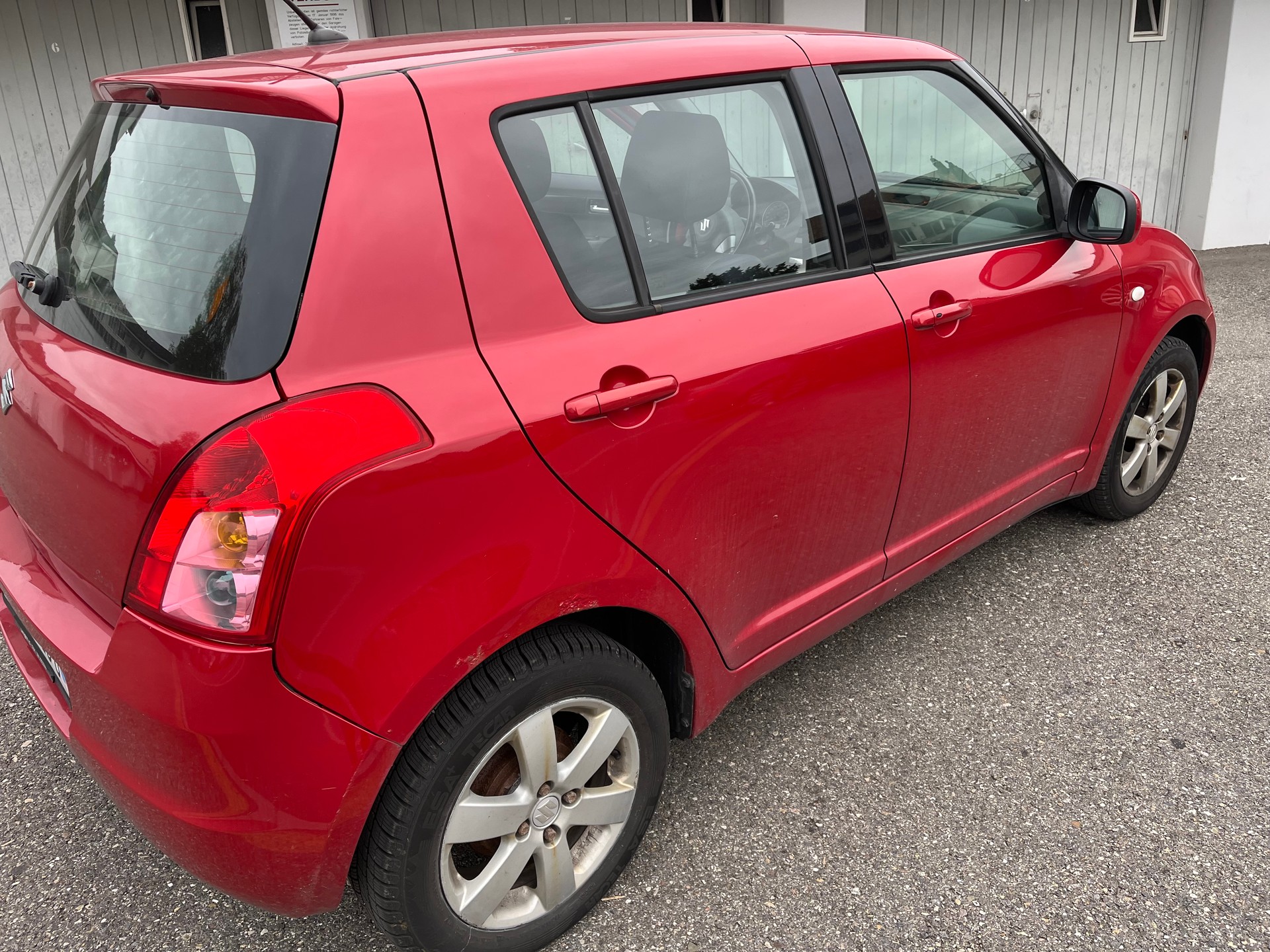 SUZUKI Swift 1.3i 16V GL 4x4-image-5