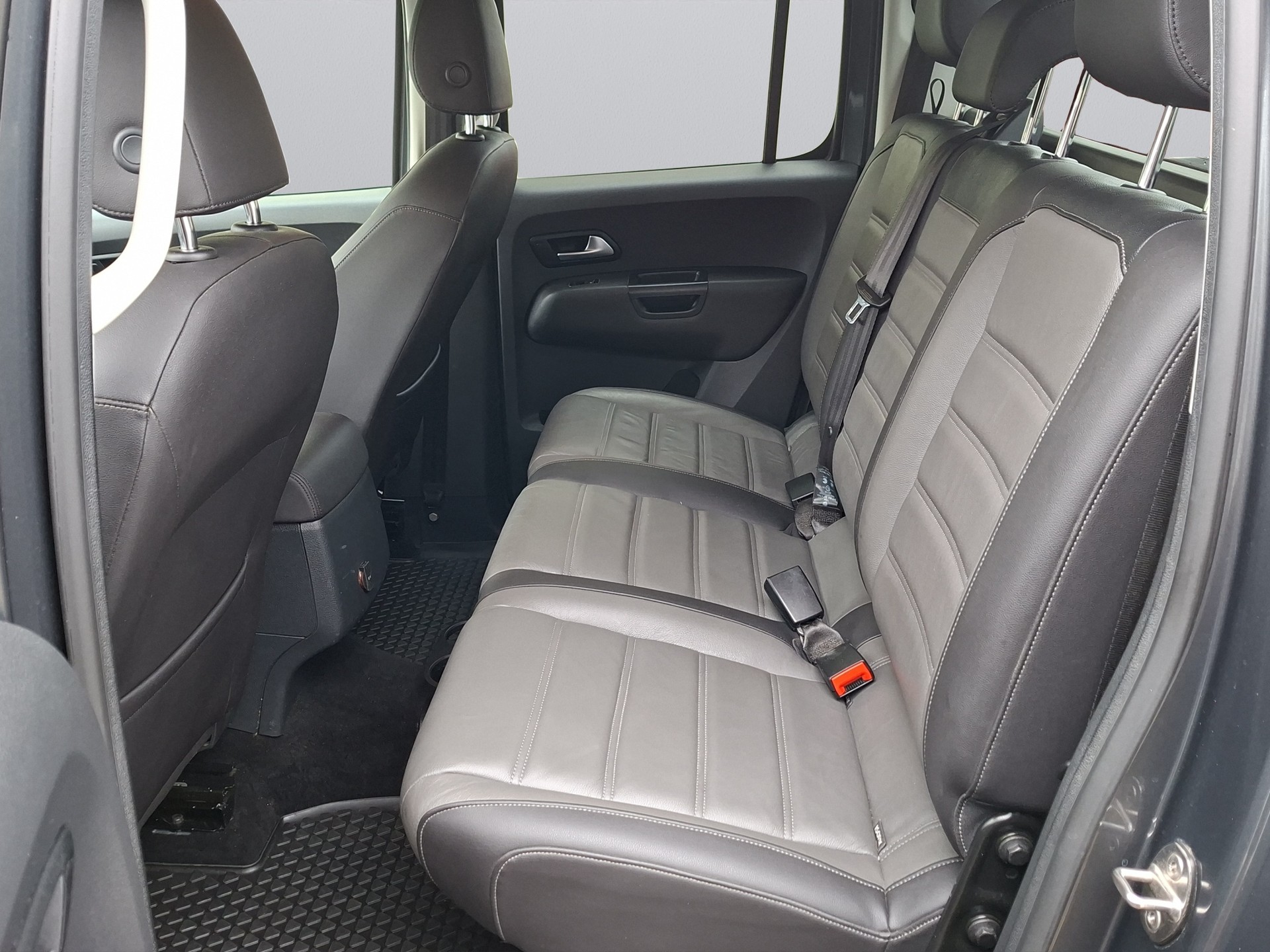 VW Amarok 3.0TDI Highline 4Motion Automatic-image-14