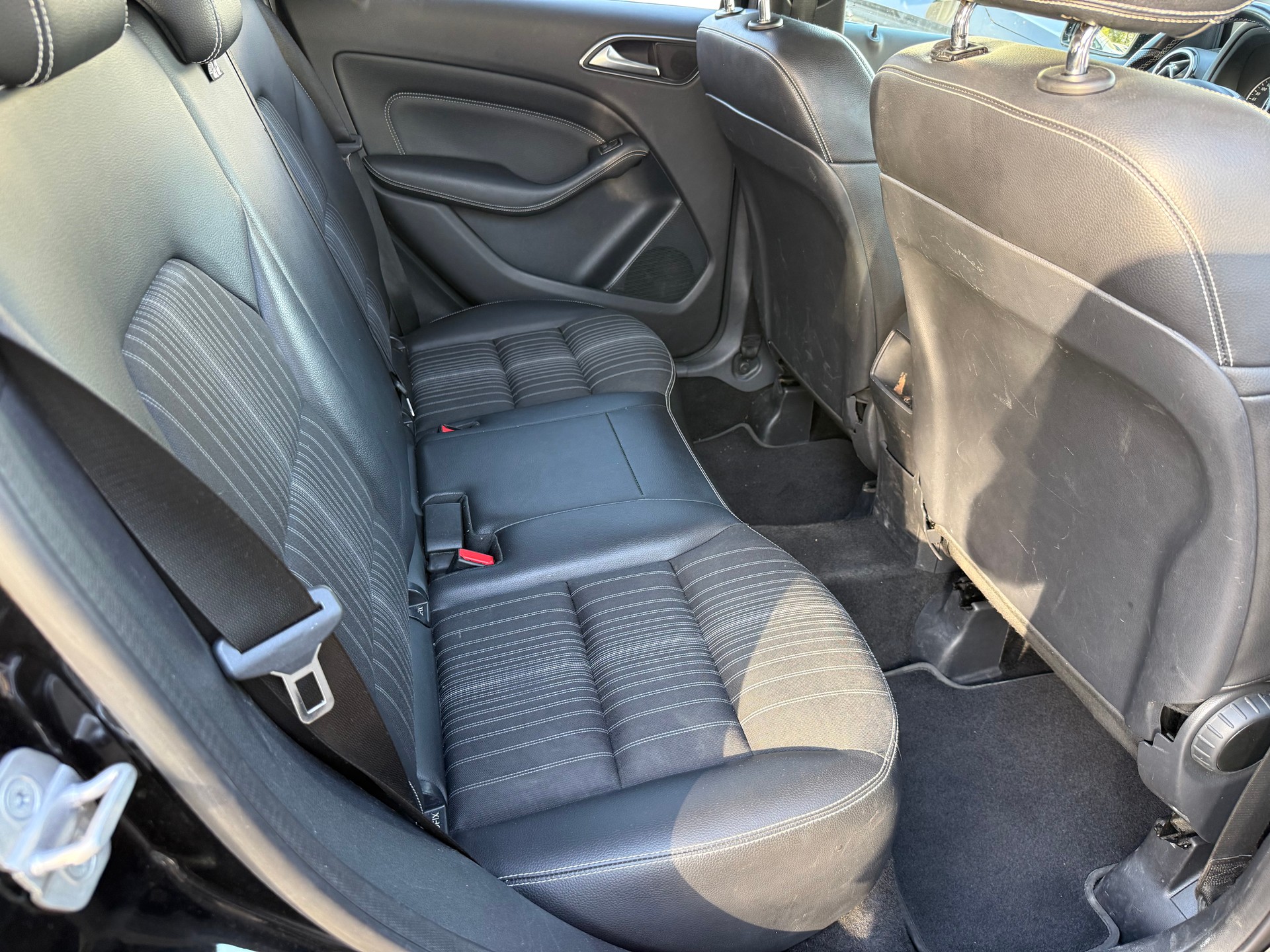 MERCEDES-BENZ B 180 7G-DCT-image-9