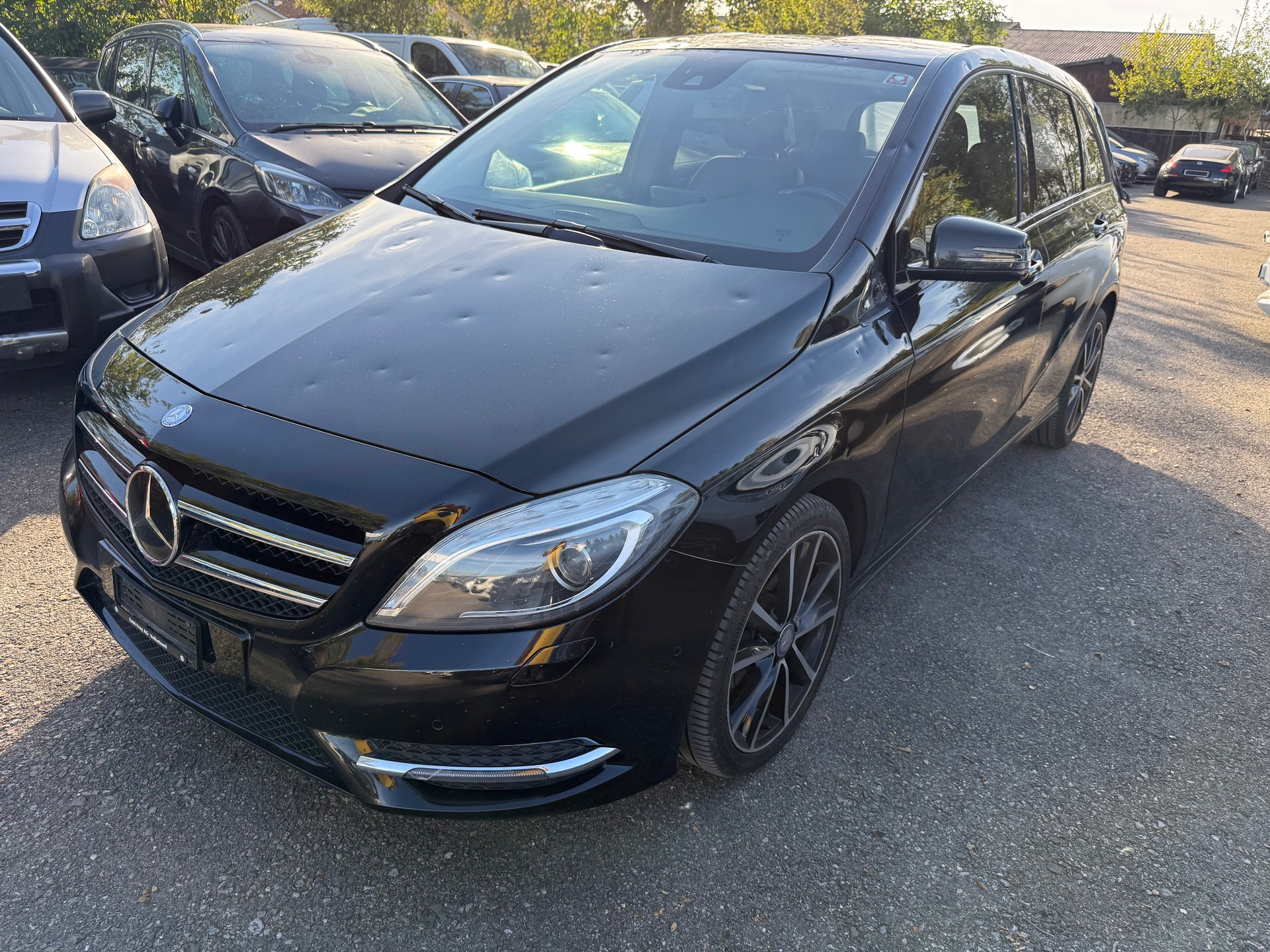 MERCEDES-BENZ B 180 7G-DCT-image-2