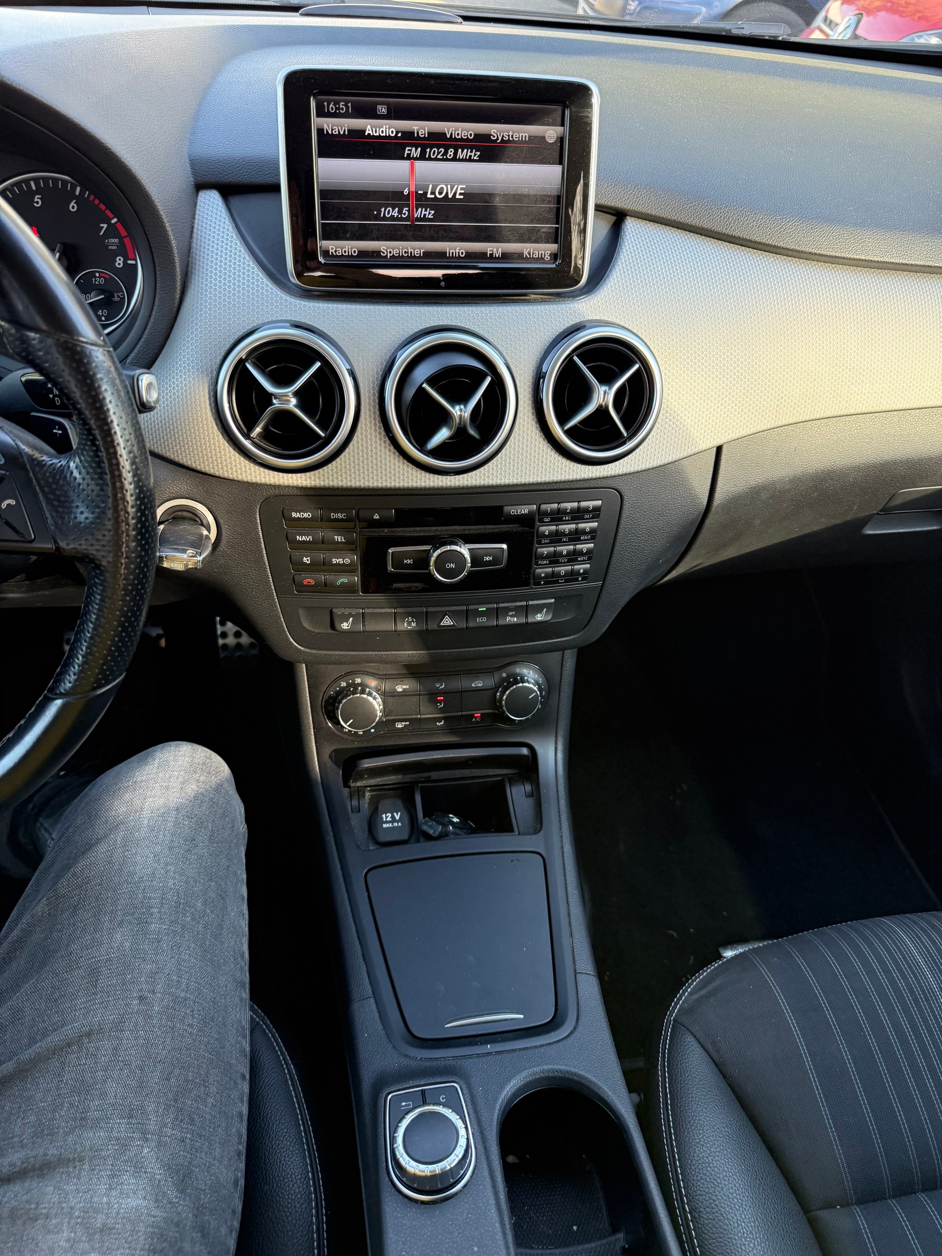 MERCEDES-BENZ B 180 7G-DCT-image-12