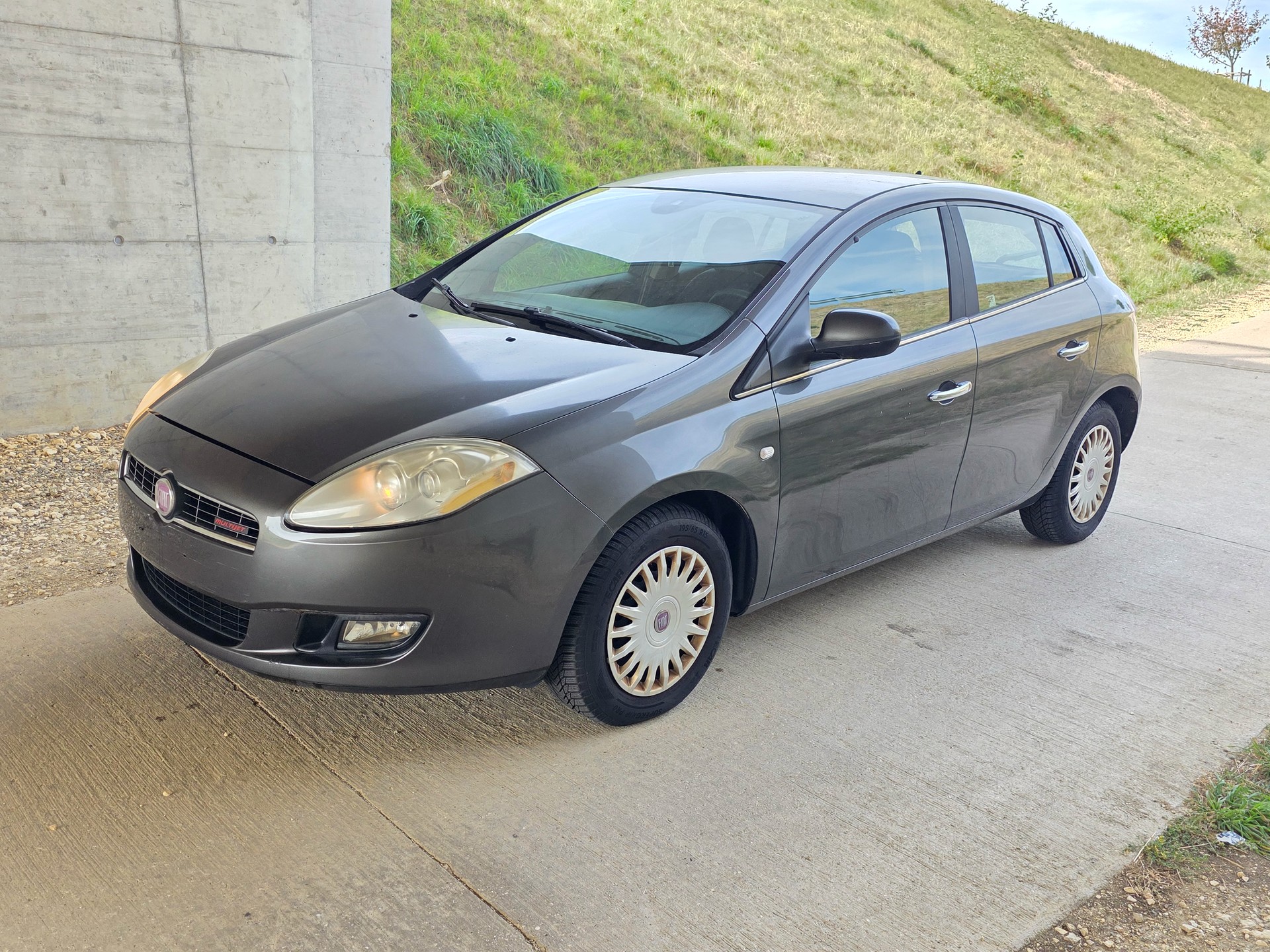FIAT Bravo 1.9 16V JTD Emotion-image-0