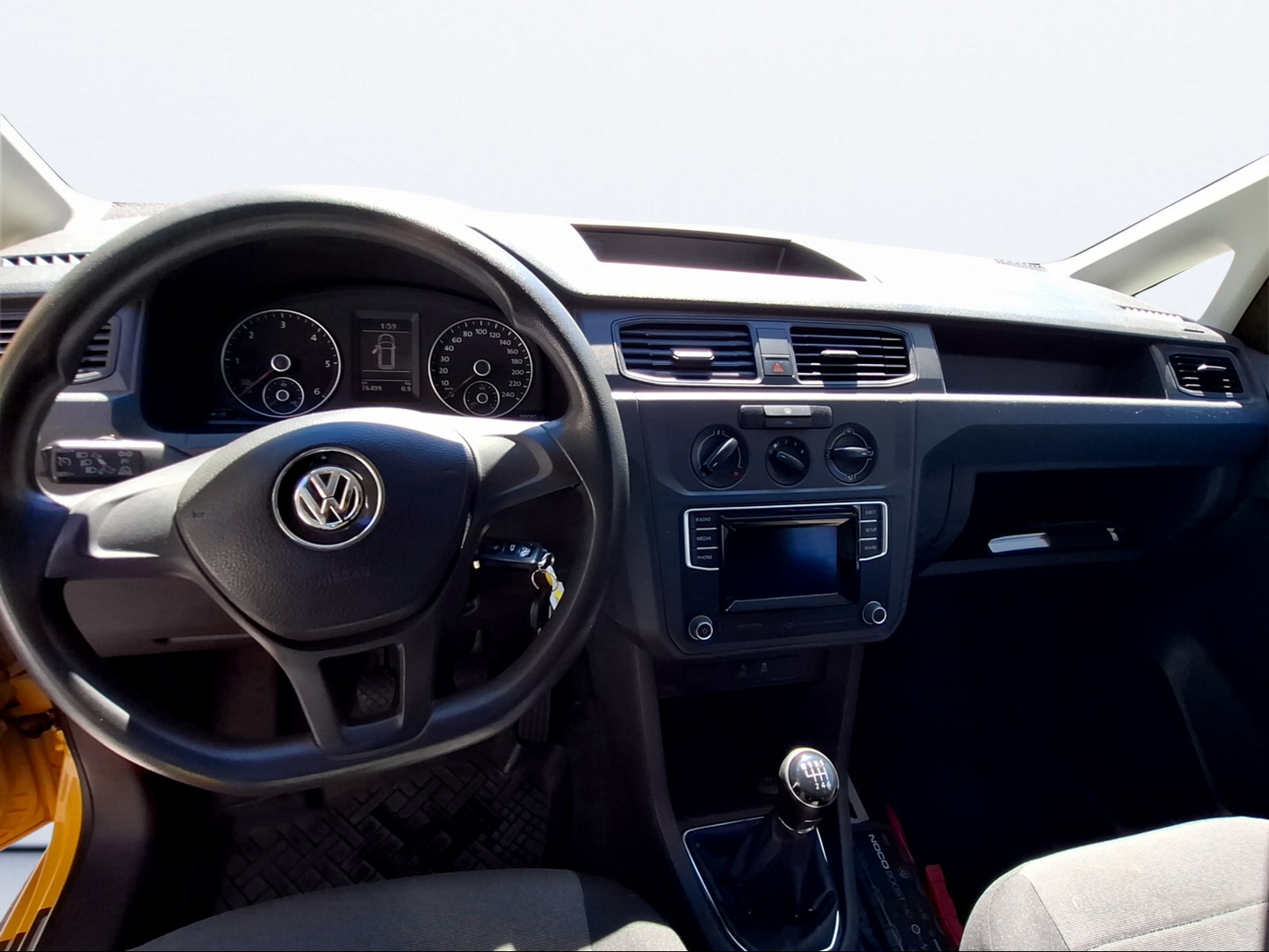 VW Caddy Maxi 2.0TDI 4Motion BlueMotion Technology-image-11