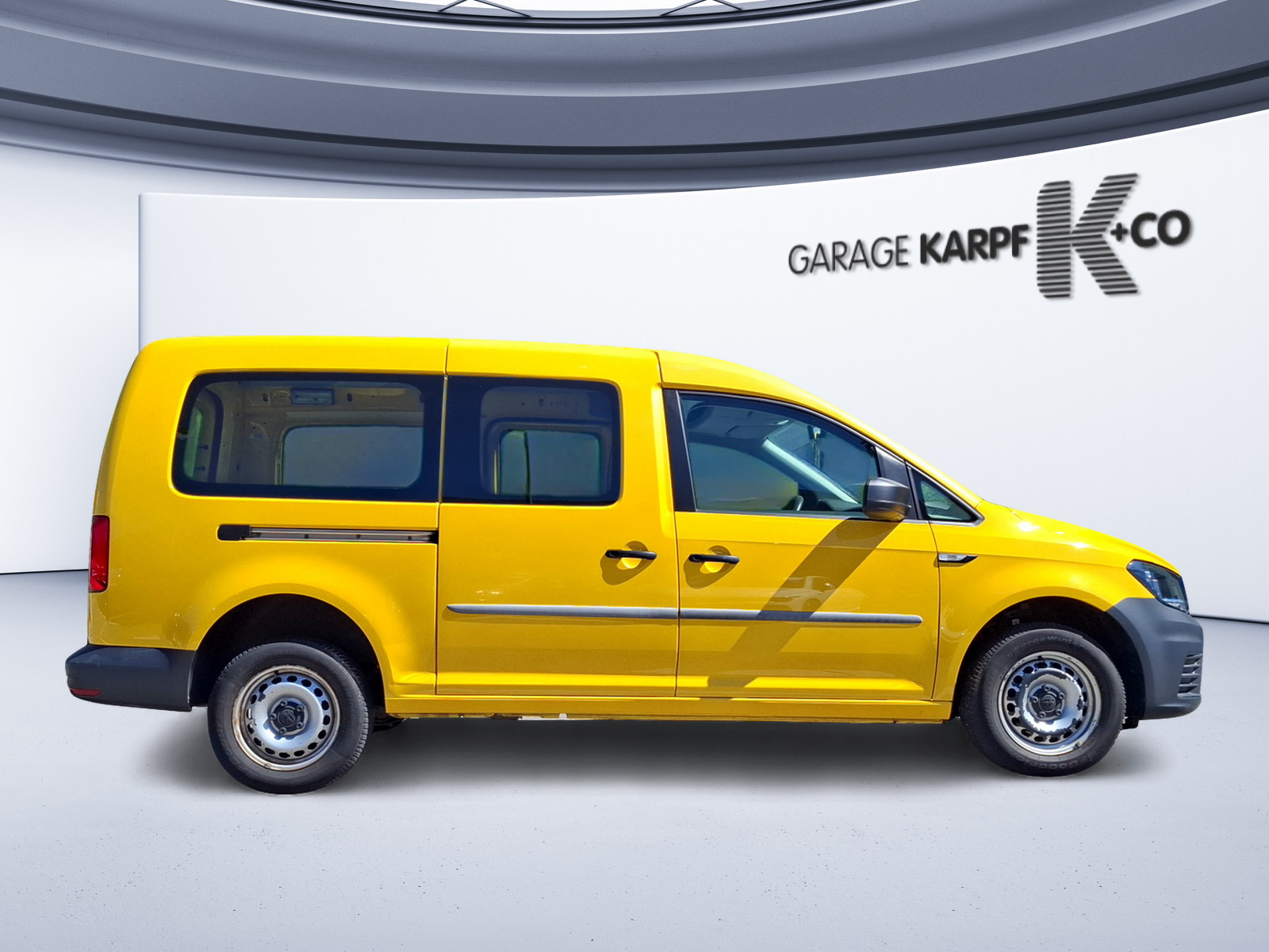 VW Caddy Maxi 2.0TDI 4Motion BlueMotion Technology-image-4